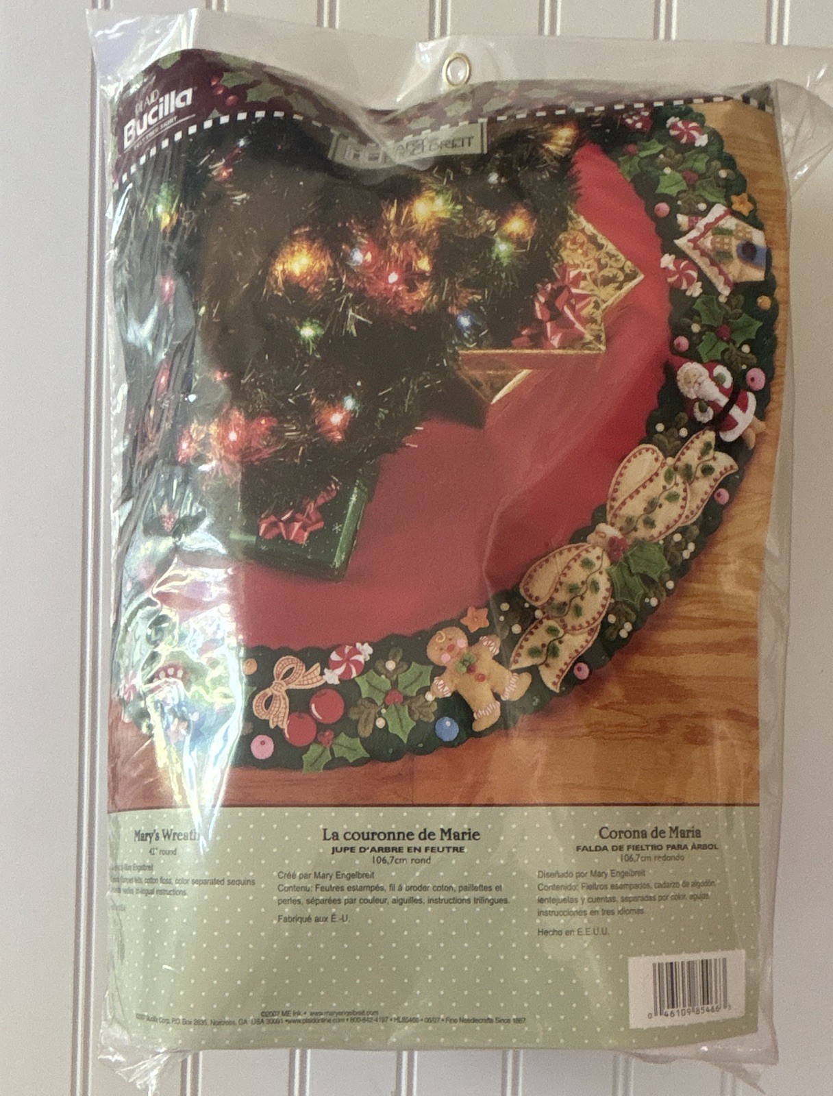 Bucilla Mary’s Wreath Engelbreit Felt Christmas Tree 42”  Skirt Kit ~ New