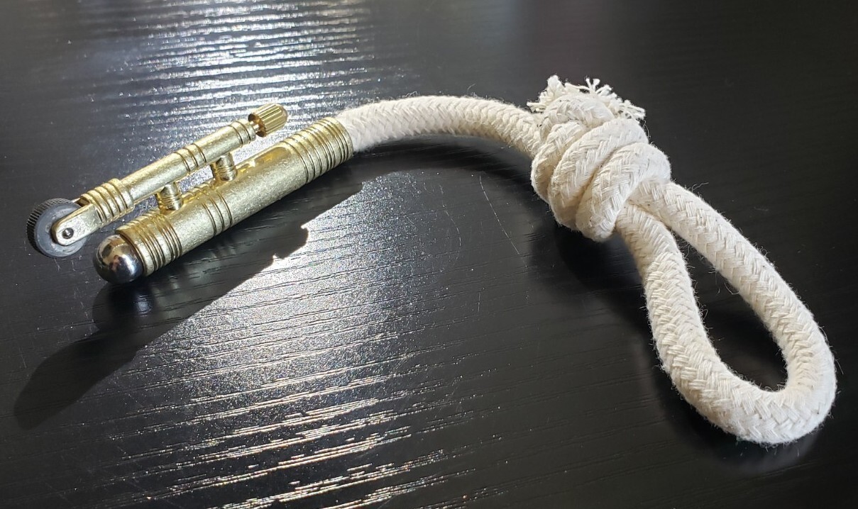 Vintage Lighter Retro Trench Rattlesnake Rope Velvet Metal Fire Starter Flint Vintage Lighter Retro Trench Rattlesnake Rope Velvet Metal Fire Starter Flint