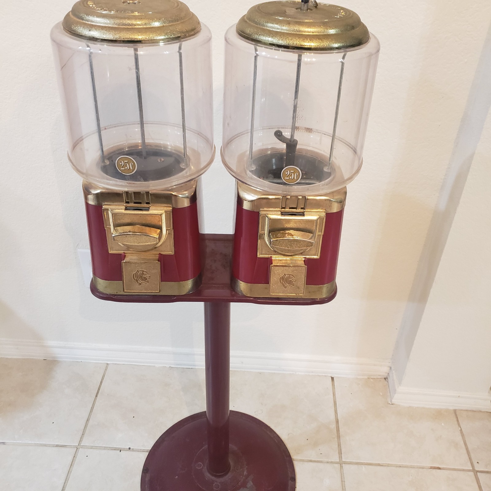 Quarter-Double Gumball Machine w/Stand T-PICO INTERNATIONAL \