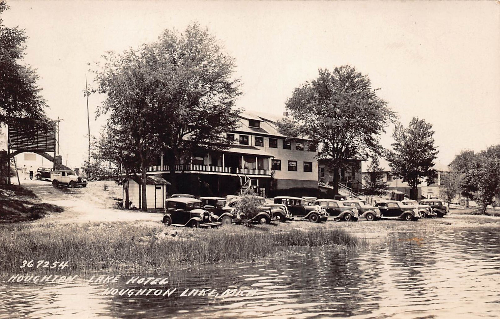 RPPC Houghton Lake Michigan Robinson\'s Log Cabins Fishing Photo Vtg Postcard C57