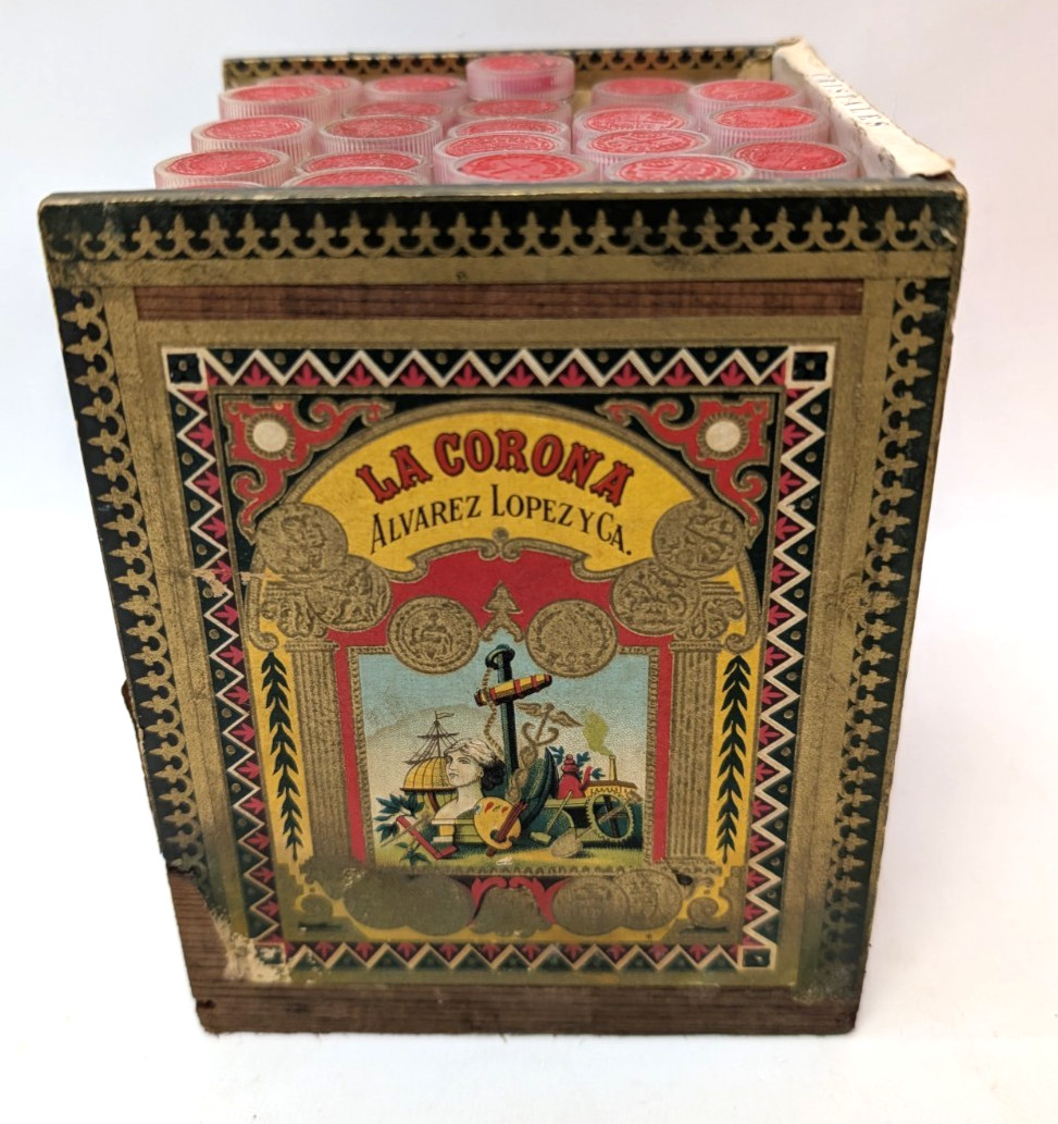 VINTAGE LA CORONA “CRISTALES” CIGAR DISPLAY BOX WITH 23 GLASS TUBES