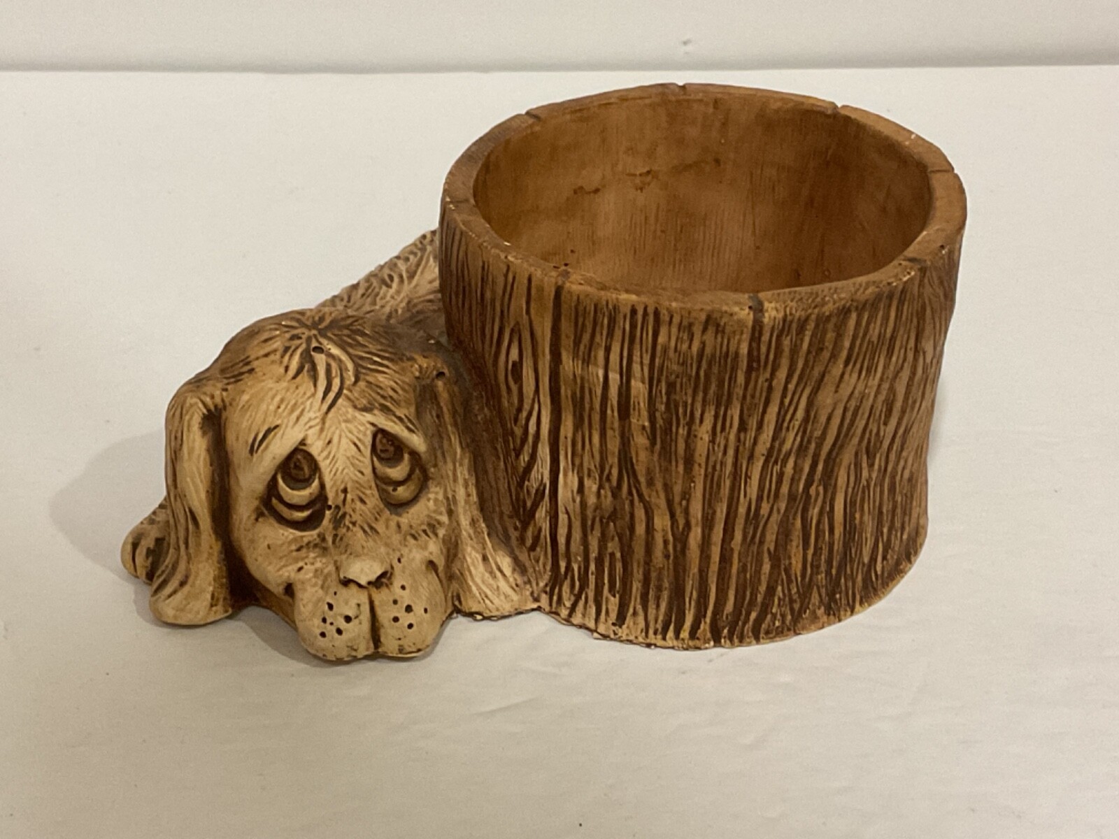 1984-POMPADOUR ADORABLE SAD EYED FAUX WOOD BASSET HOUND DOG/PUPPY PLANTER 1984-POMPADOUR ADORABLE SAD EYED FAUX WOOD BASSET HOUND DOG/PUPPY PLANTER