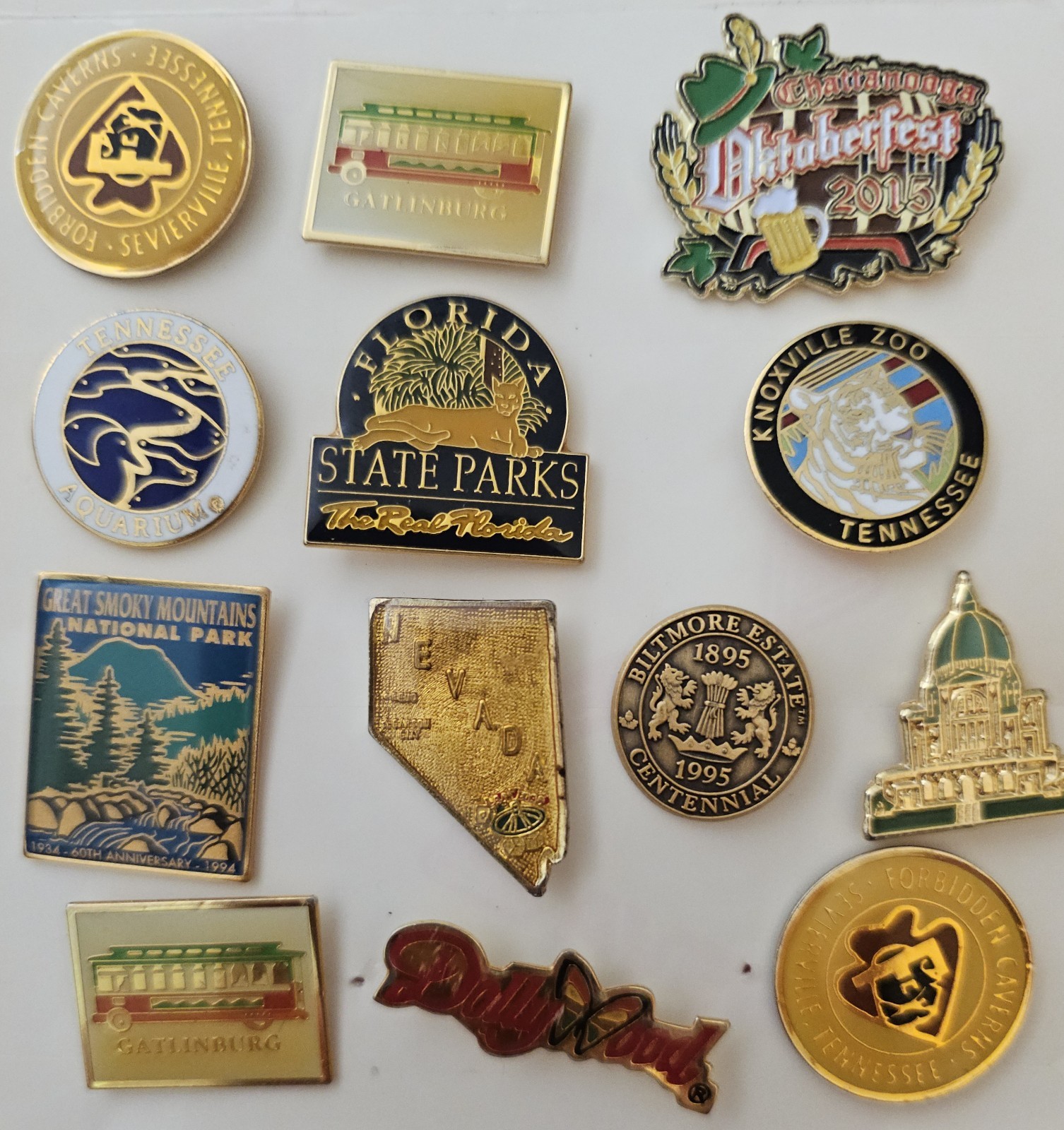Vintage Travel Souvenir Lapel Pin Mixed Lot Of 13 Biltmore/Dollywood/Smokies etc