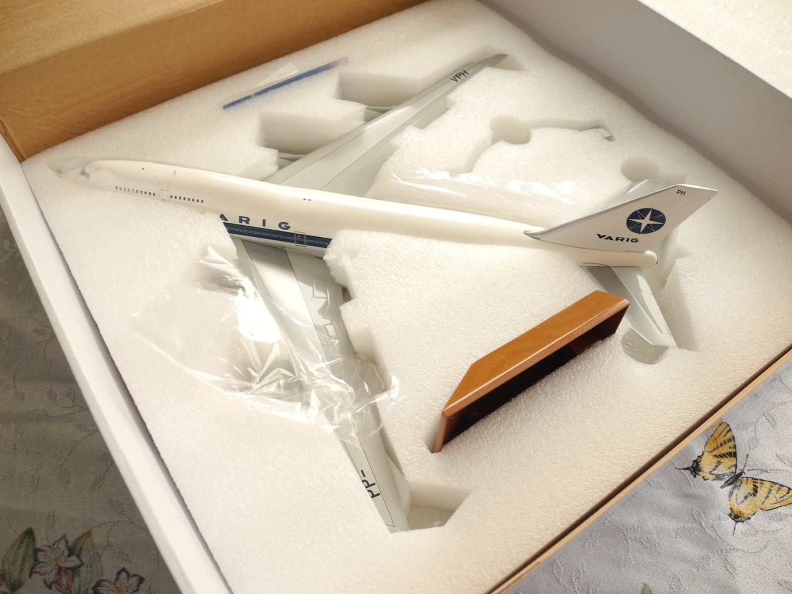 Ultra RARE INFLIGHT Boeing 747 VARIG, 1st Edition, 1:200, ONLY 168 MADE