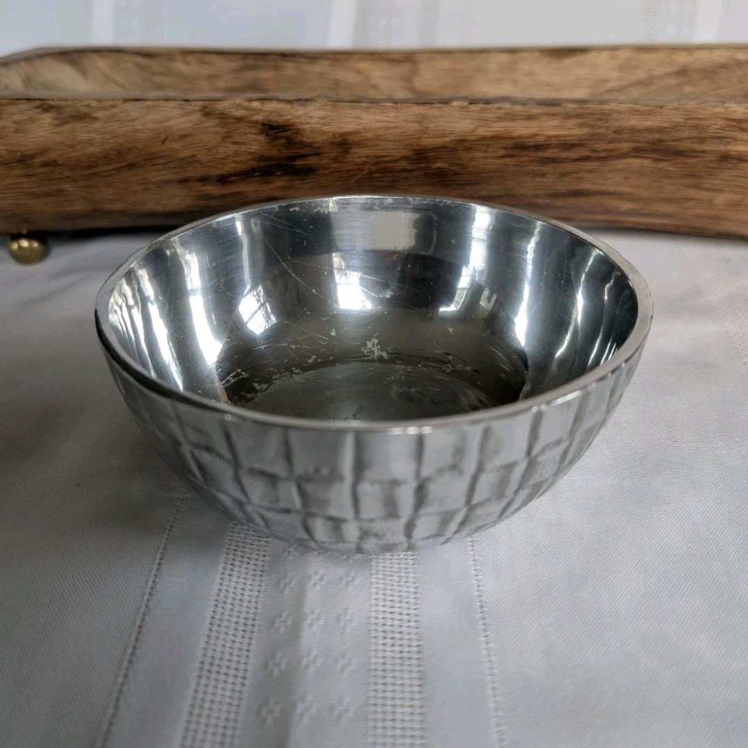 Towle Silver Plated Textured Two-Bowl Set Made in India Approx. 6.5