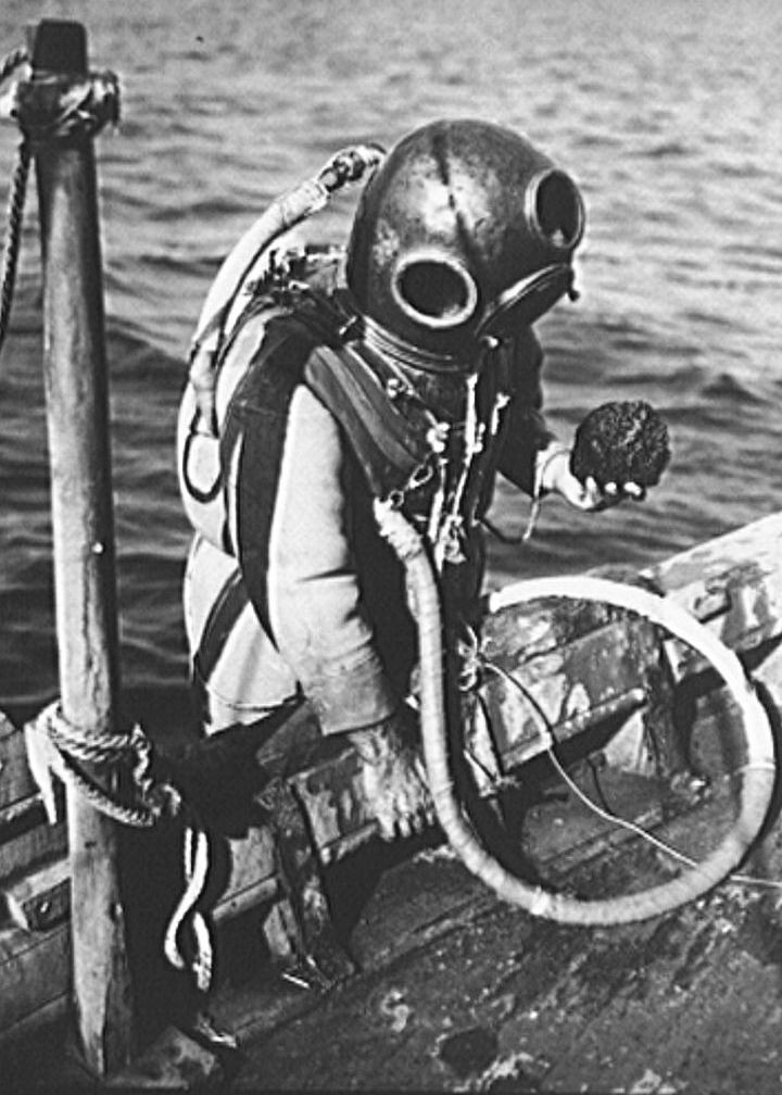 Deep Sea Diver PHOTO Old Diving Suit Scuba Gear Sponge Florida 1944