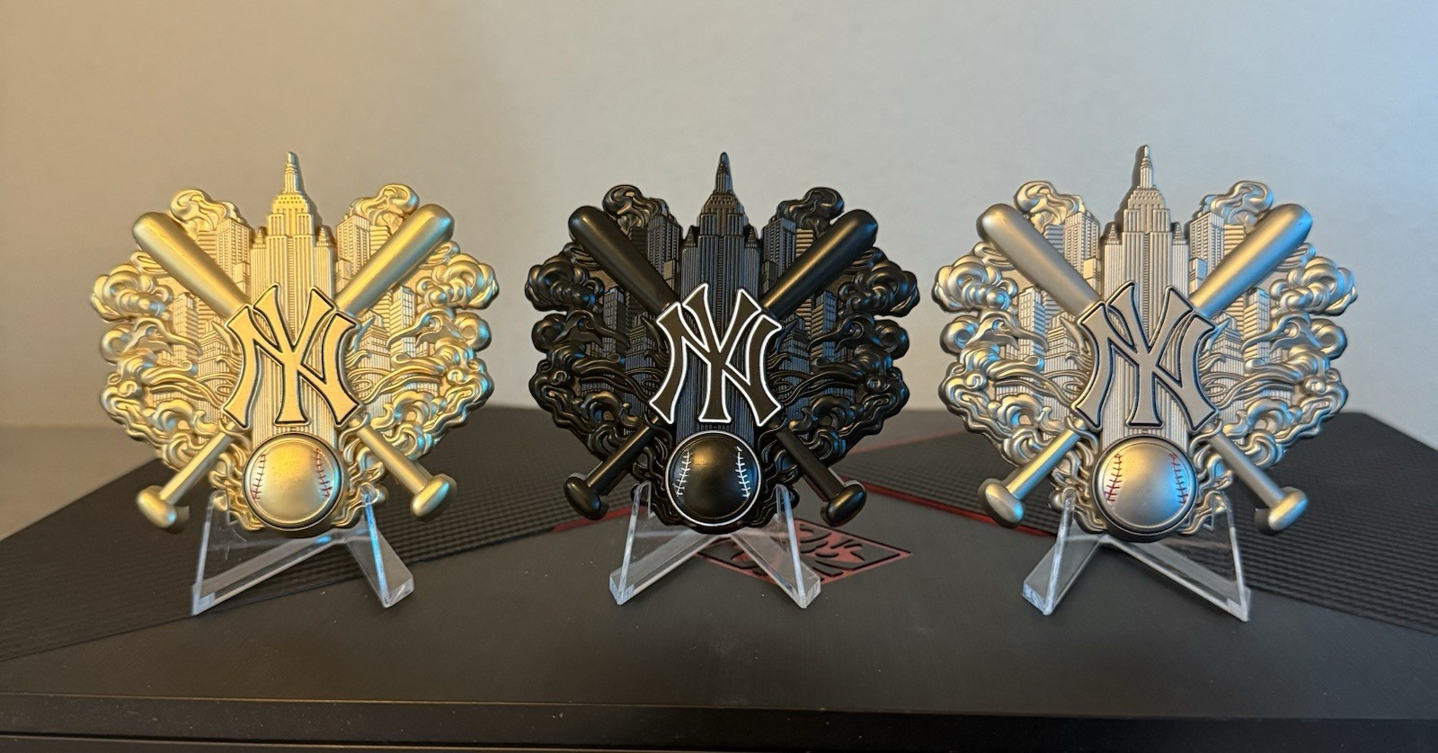 New York Yankees Limited Edition Challenge Coins 3” Set Of Three Coins.