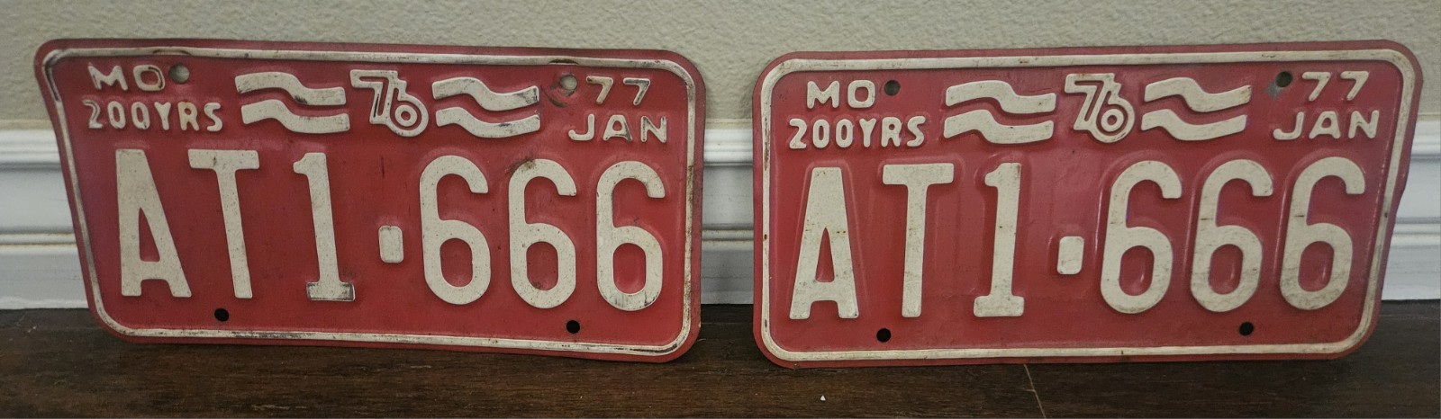 Missouri 200 YEARS 1976-1977 Vintage Antique License Plate PAIR # AT1-666 RARE
