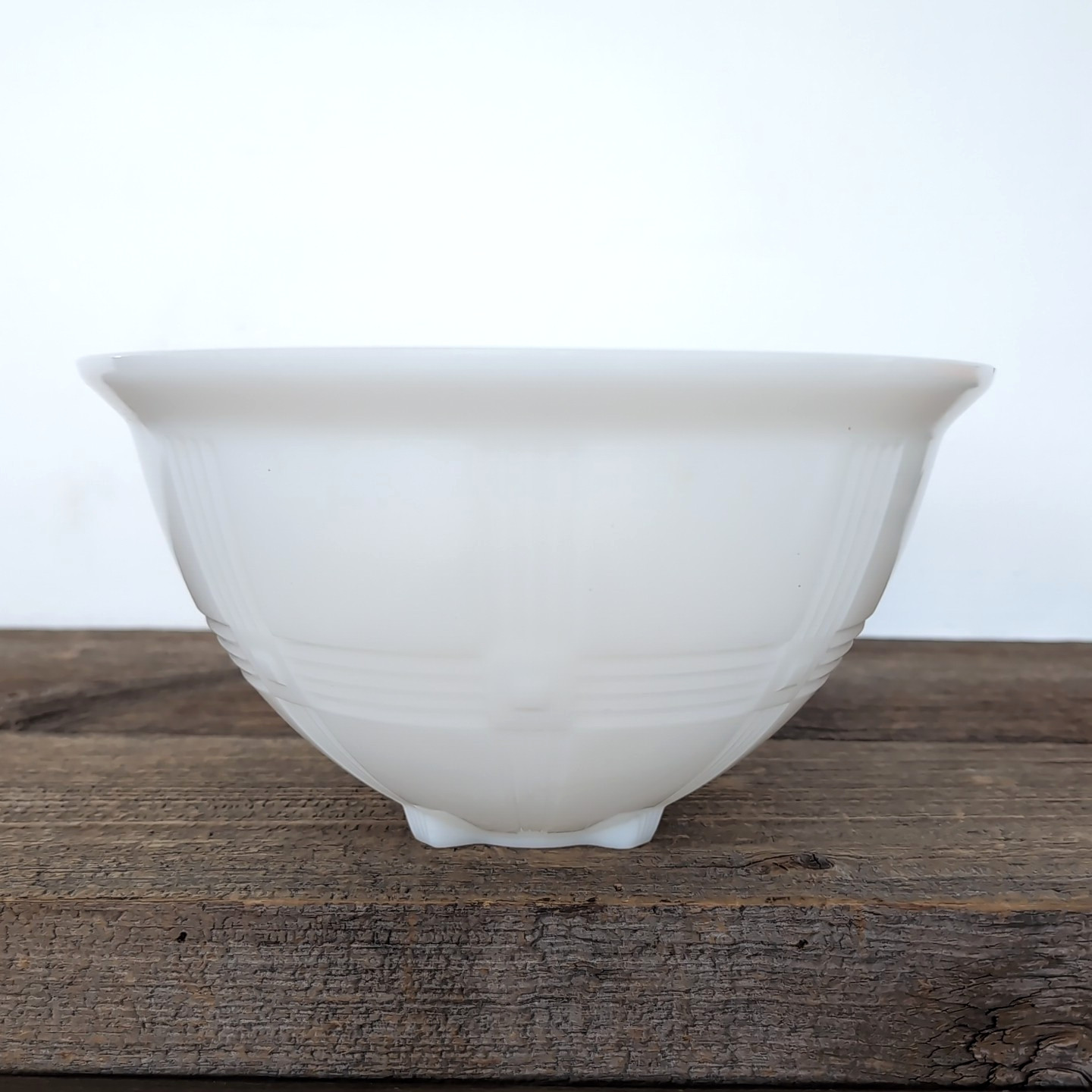 Antique Hazel Atlas Depression Criss Cross Milk Glass White 2 Quart Footed Bowl