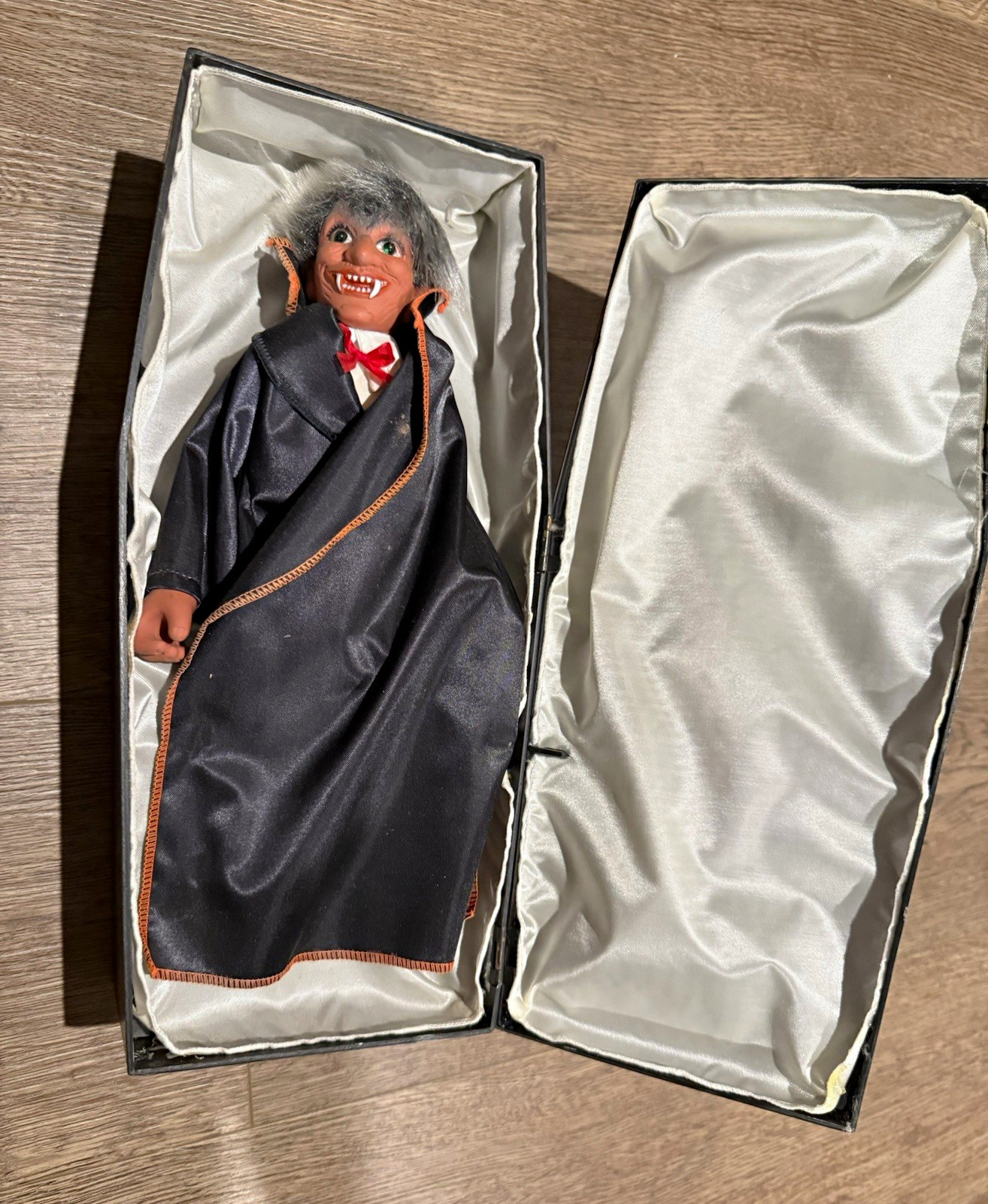 1990 Funny Toys Vampire Dracula In Coffin Animated Halloween Lights Up Tested N3