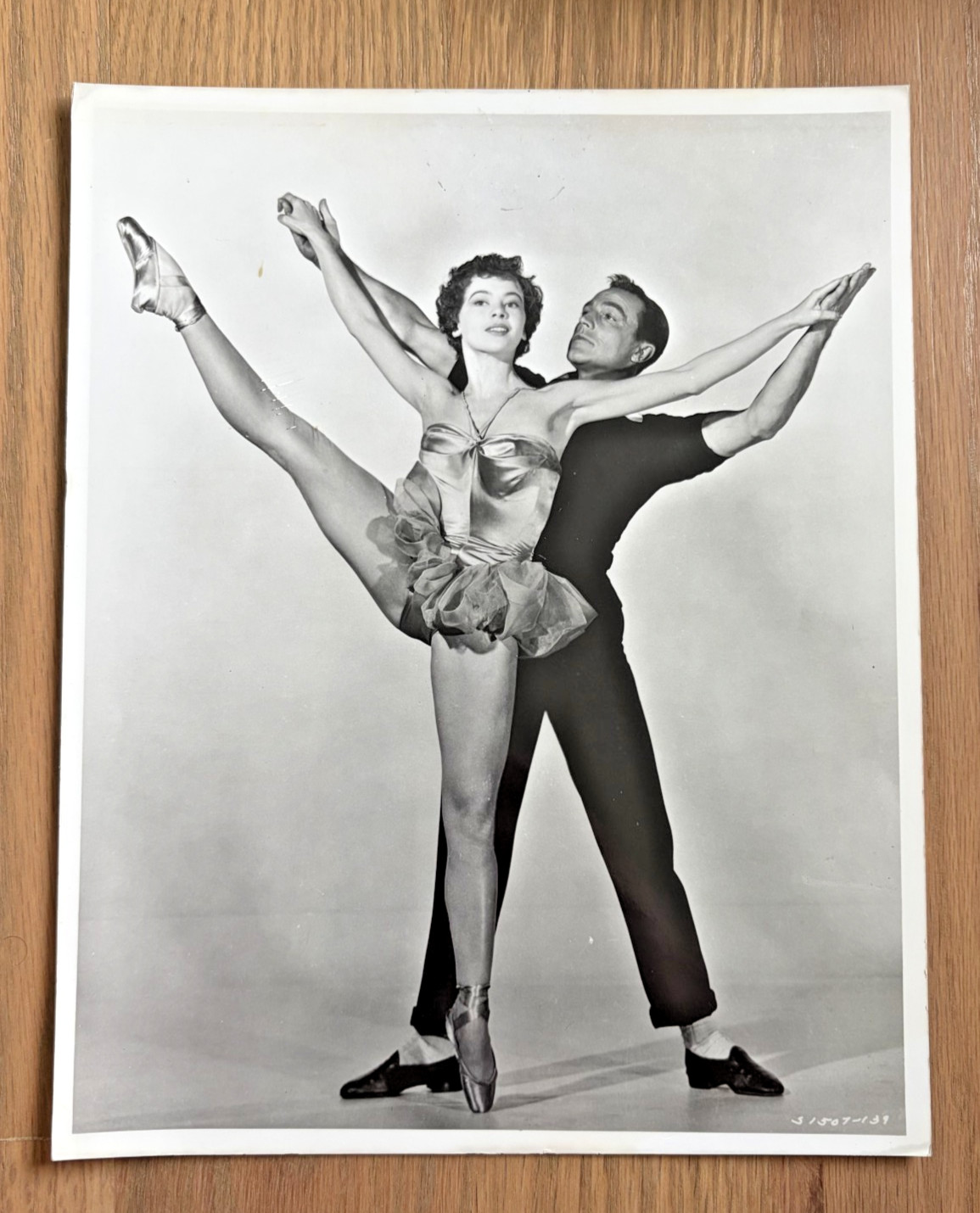 GENE KELLY + Leslie Caron in An American in Paris (1951) PORTRAIT ORIG Photo 139