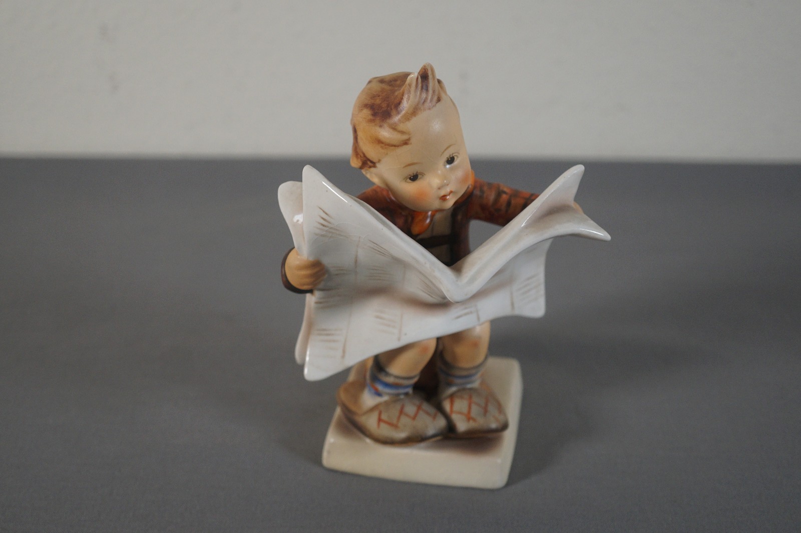 Rare Hummel Full Bee Figurine 184 Latest News 1950s TMK2