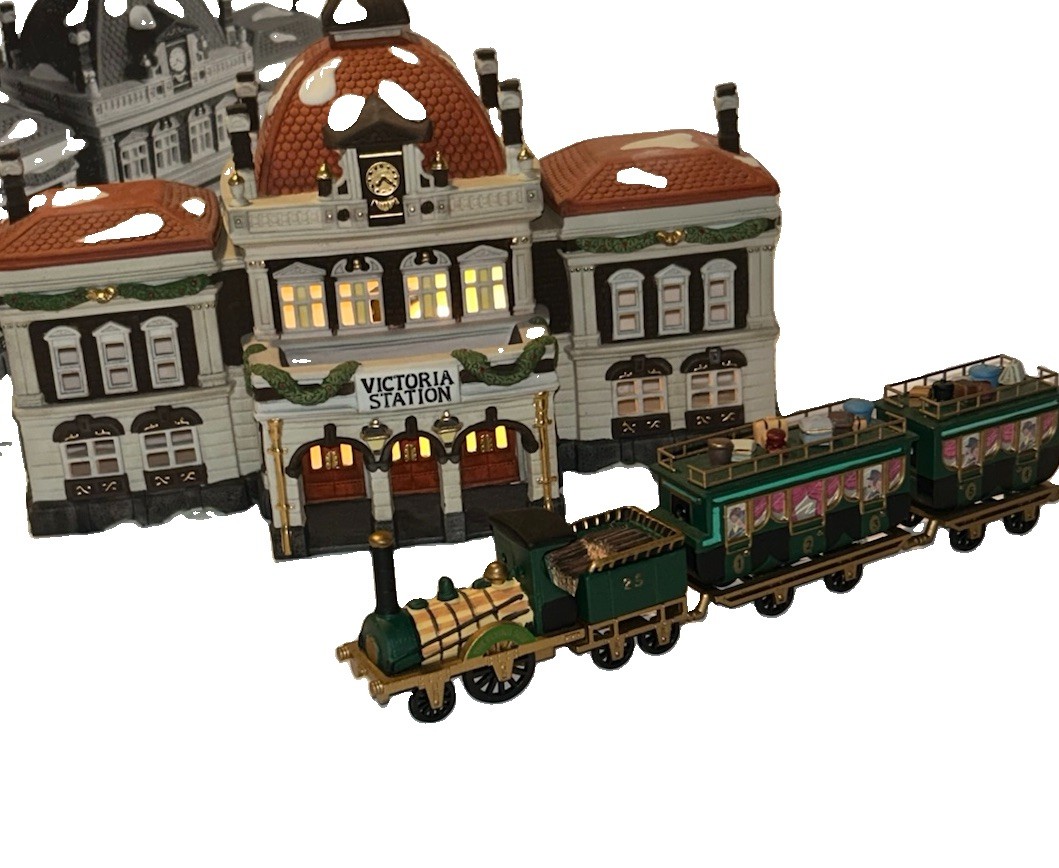 Vtg Dept 56 Dickens’ Village Victoria Station # 5574-3•”The Flying Scot”•Mint