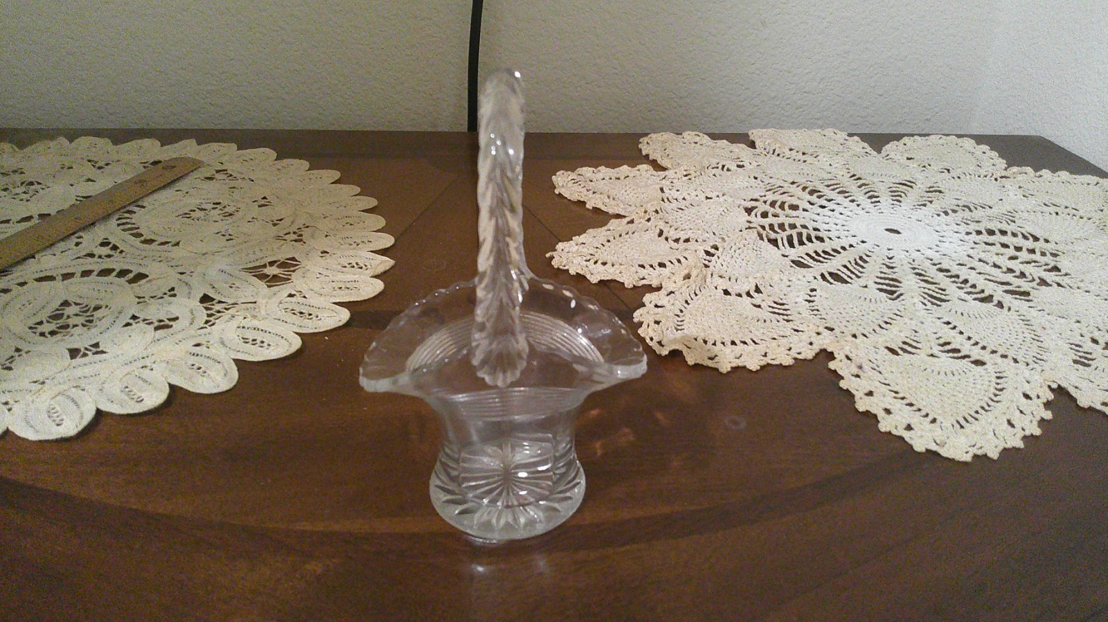 SMALL CLEAR GLASS BASKET   APPROX. 3.25\