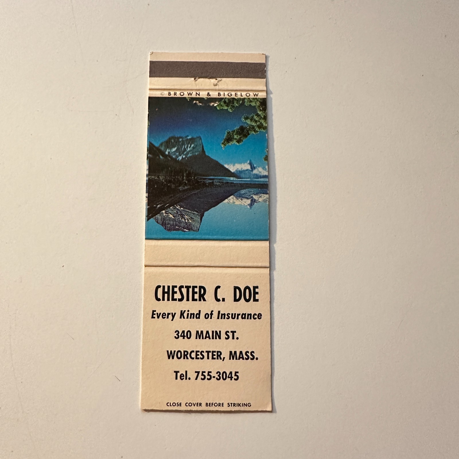 Chester C Doe Insurance Main St Worcester MA Vintage Matchbook Cover 5MB126-4-2