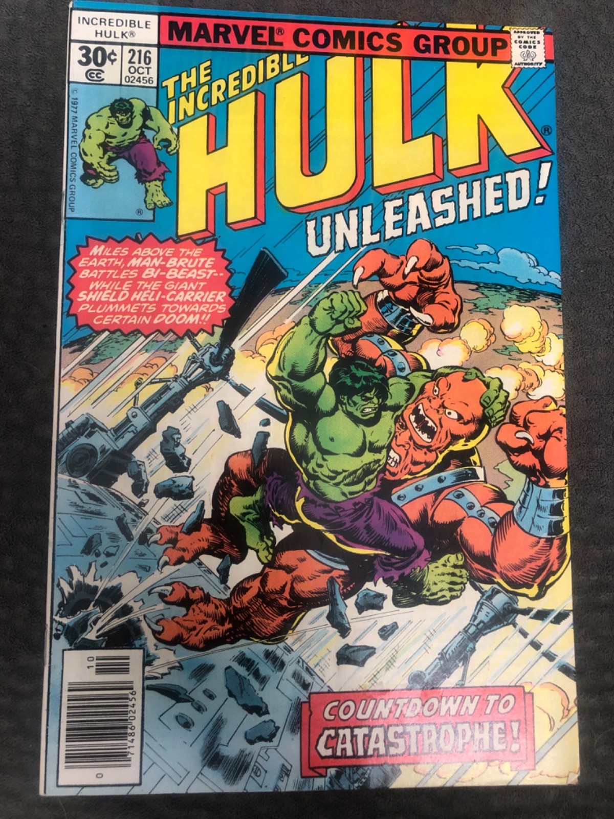 Incredible Hulk #216 (1977) Bi-Beast and Man-Brute - VG - 