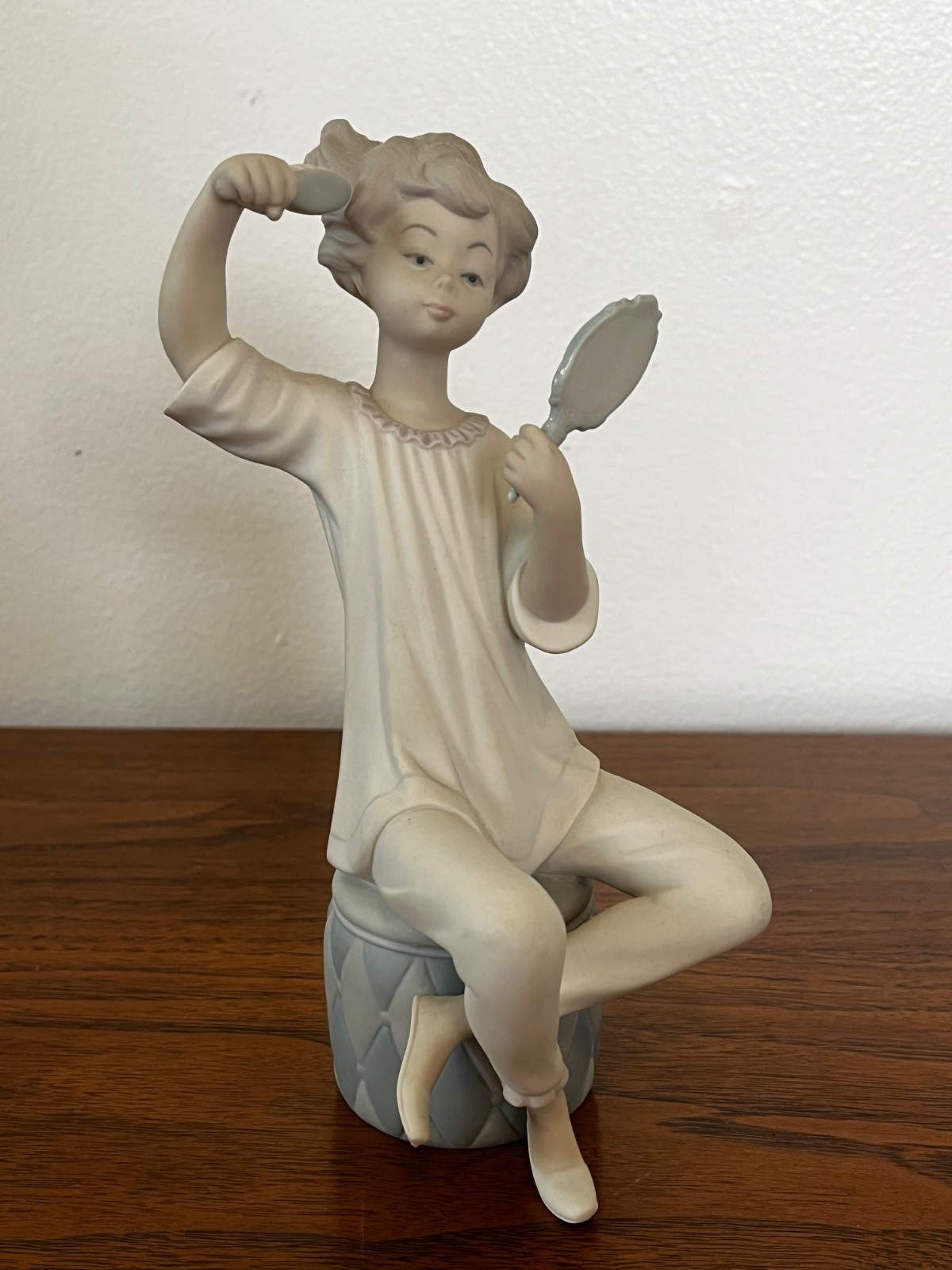 Lladro 1081 Girl With Brush and Mirror in Bisque Finish 1970s No Box Retired