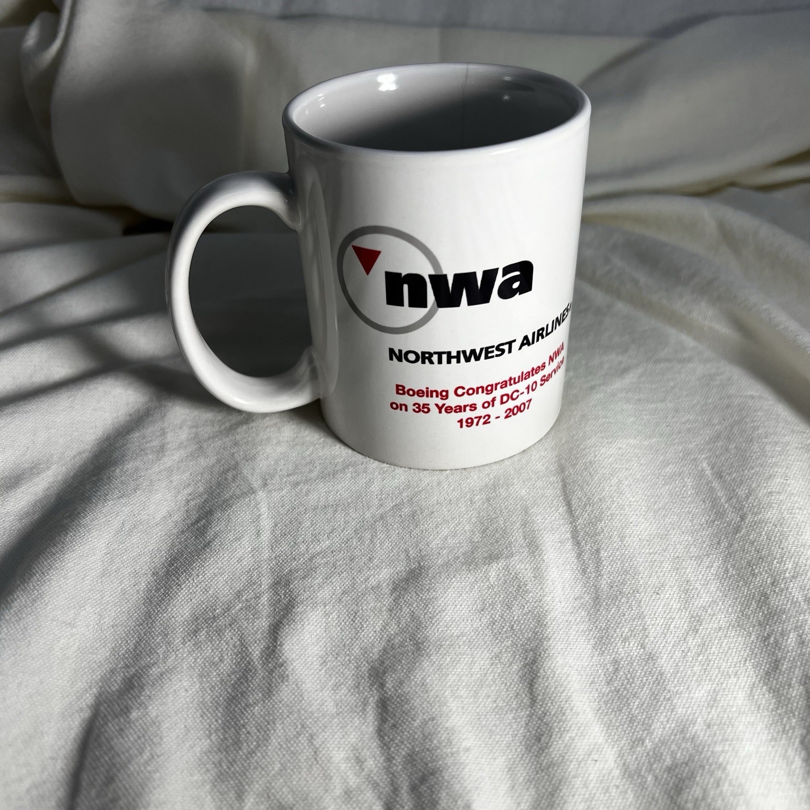 Northwest Airlines NWA X Boeing 35 Years Of Service DC-10  Mug 1972-2007 Rare