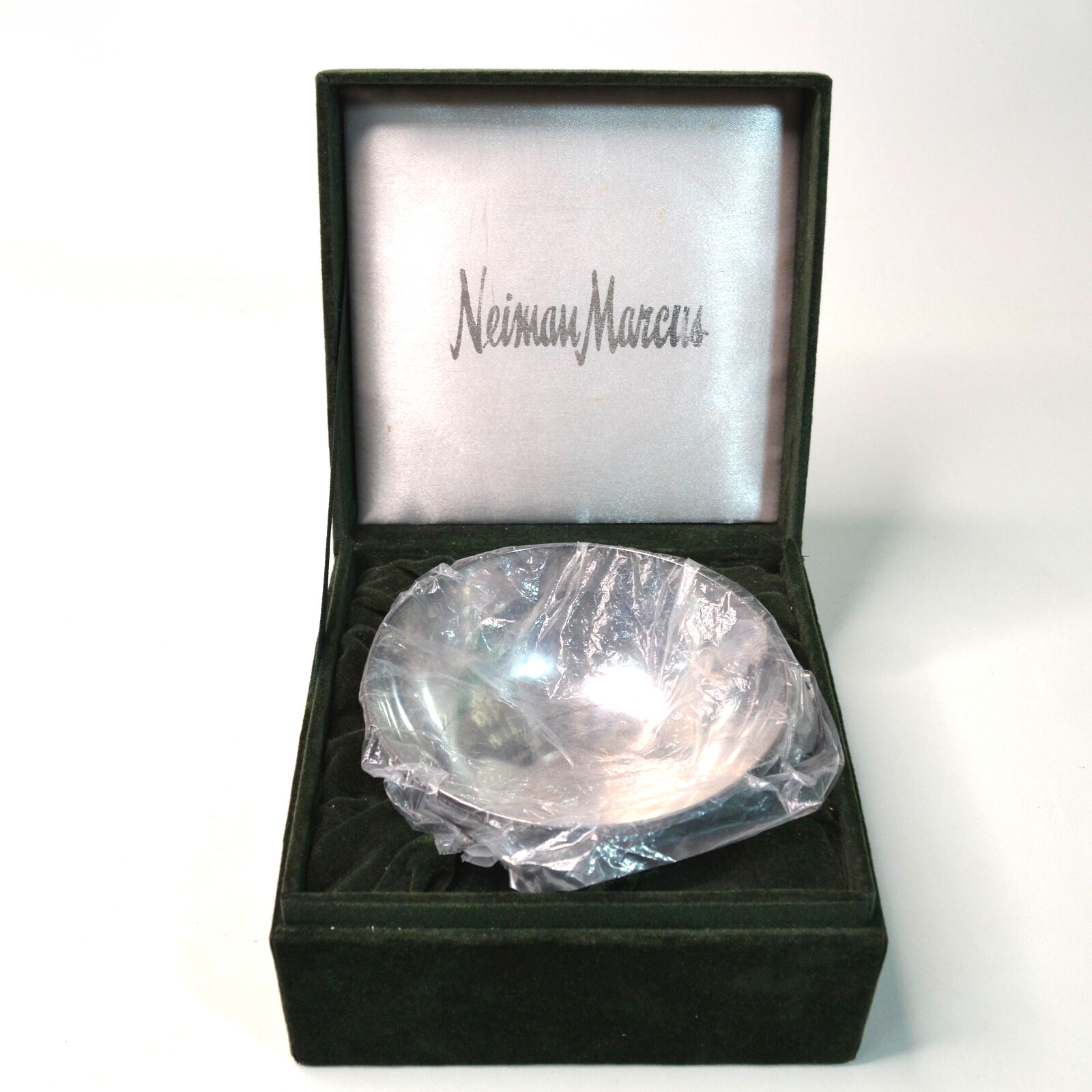 Vintage Neiman Marcus Silverplate Bowl In Green Velvet Box