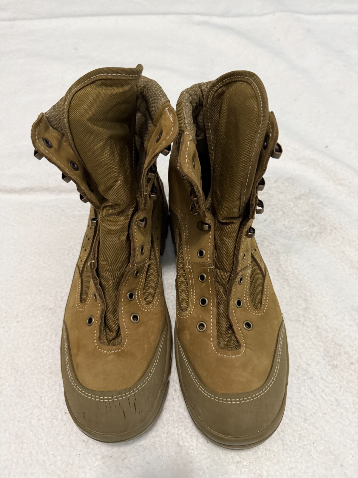 Unworn USGI Bates E03612B USMC Mountain Combat Boots - Size 8.5 W (No Laces)