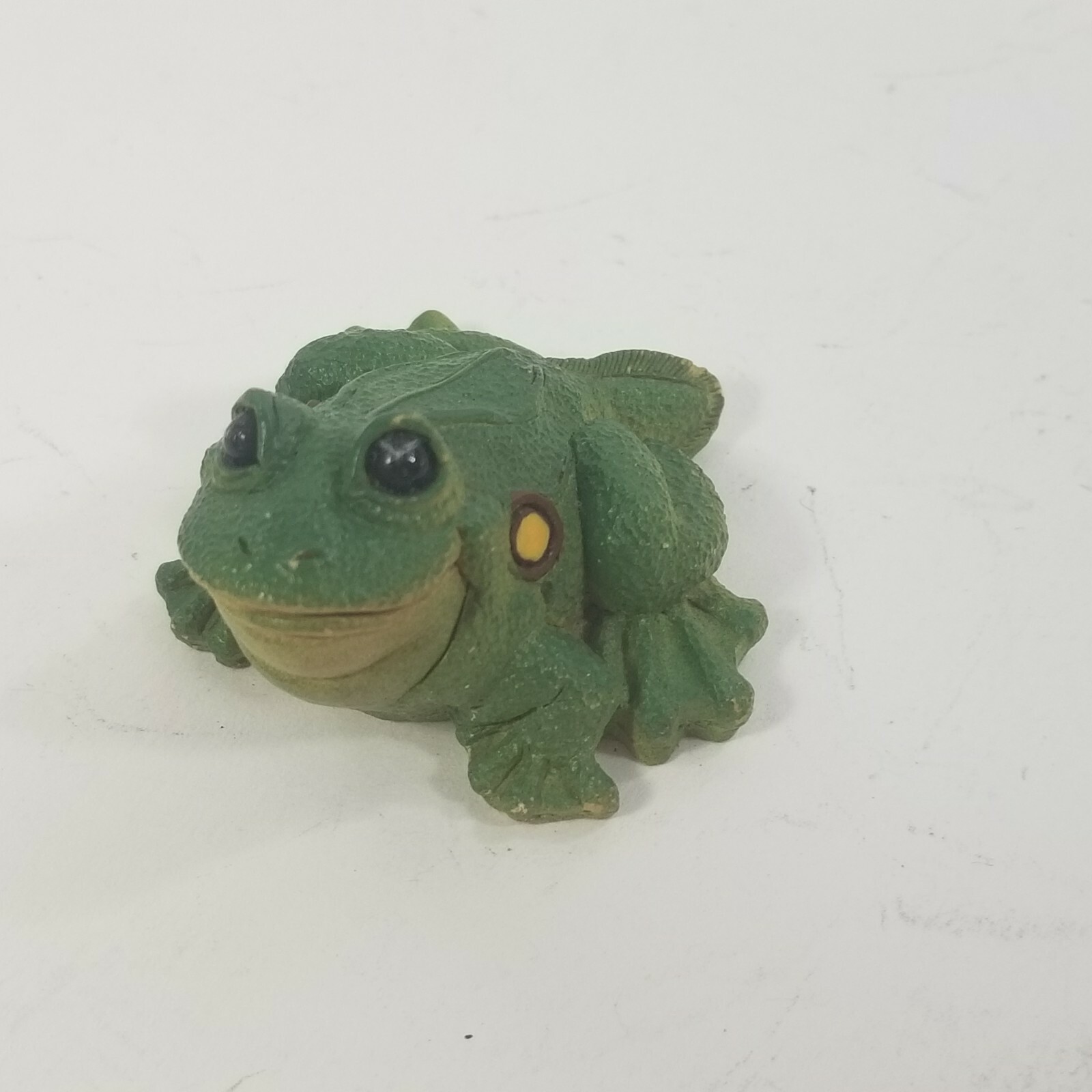 Vintage FROGGIE Figural Frog wide mouth Green Toad Spotted Yellow Statue 