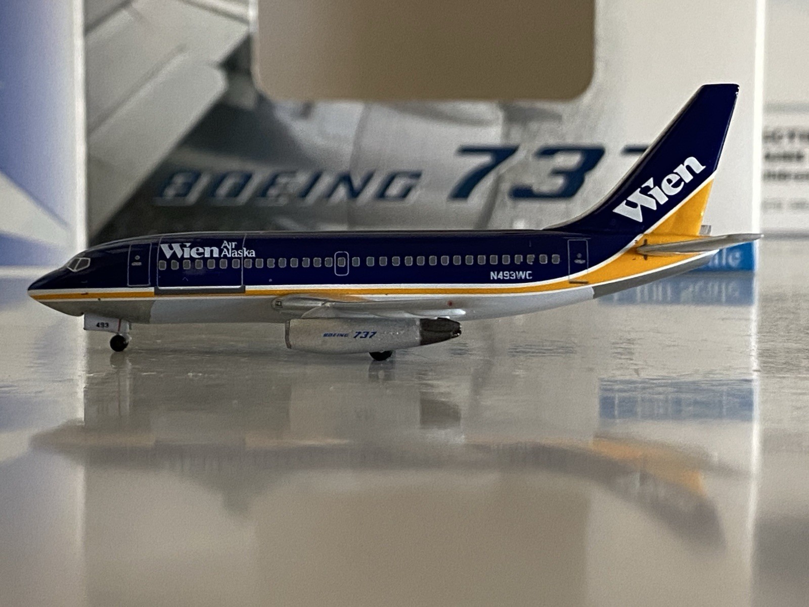 Aeroclassics Wien Air Alaska Boeing 737-200 1:400 N493WC ACN493WC