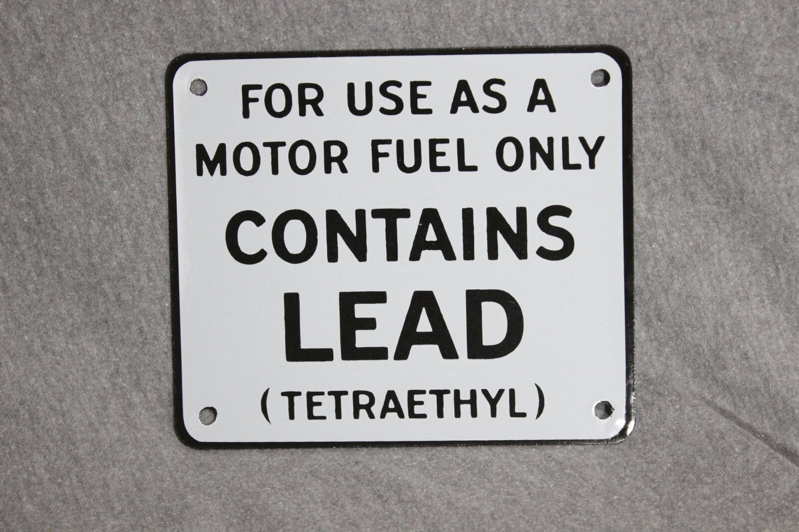 CONTAINS LEAD PORCELAIN SIGN