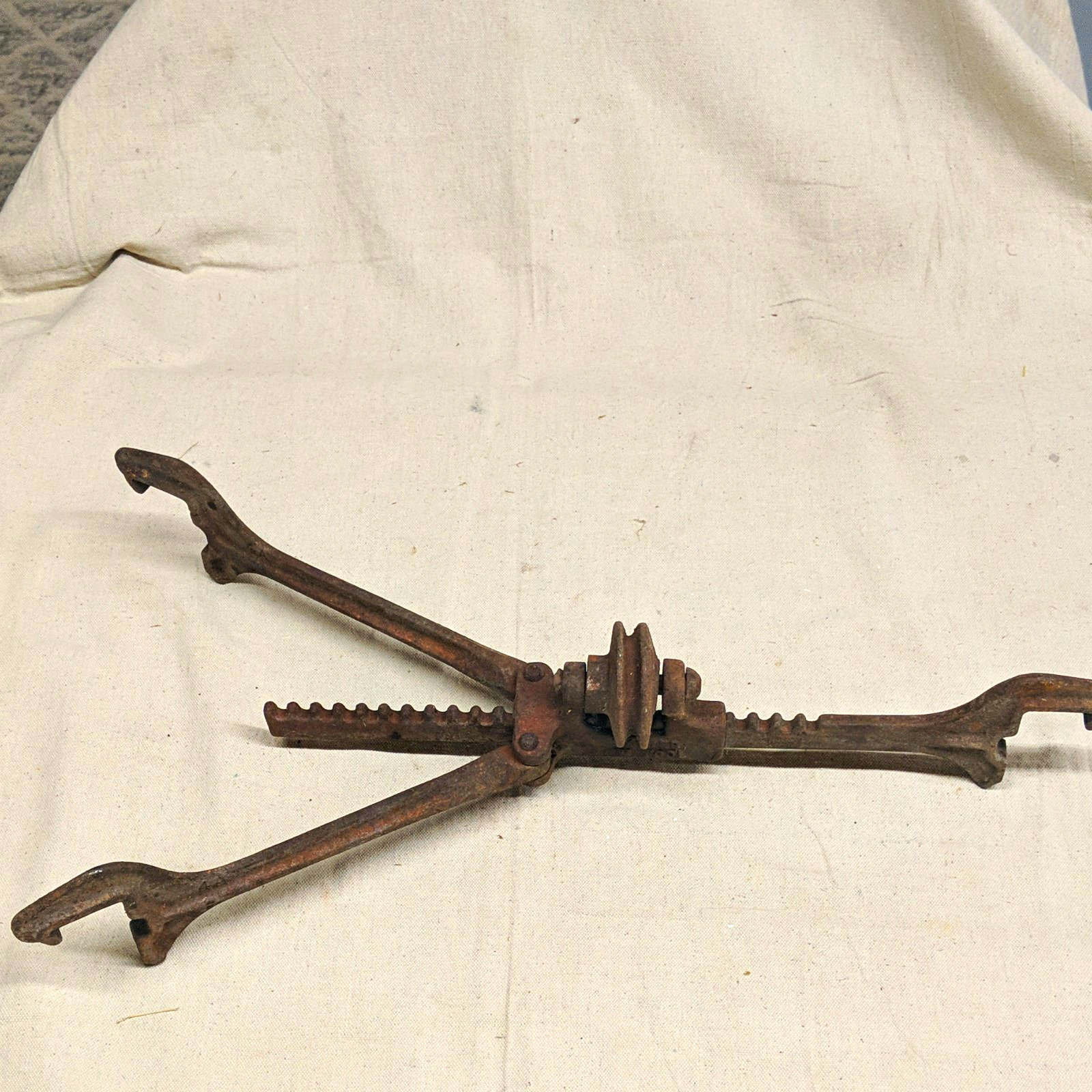 Vintage Cast Iron Adjustable Rim Spreader