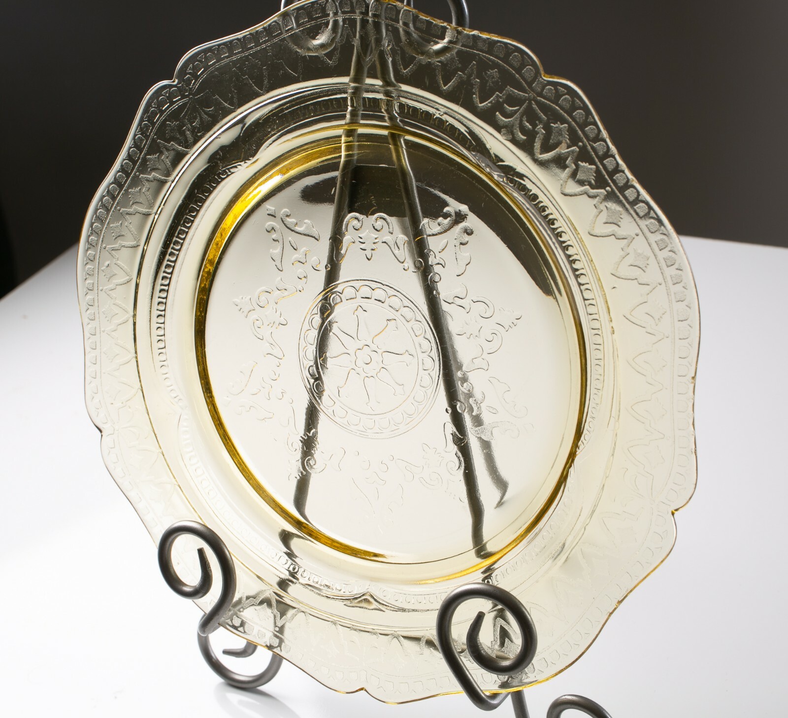 Vintage Federal Patrician Spoke Depression Glass 11 inch Dinner Plate Amber