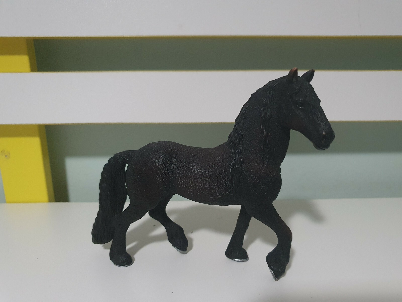 SCHLEICH 2009 Frisian Stallion BLACK MALE WITH BROWN FLECKS D-73527