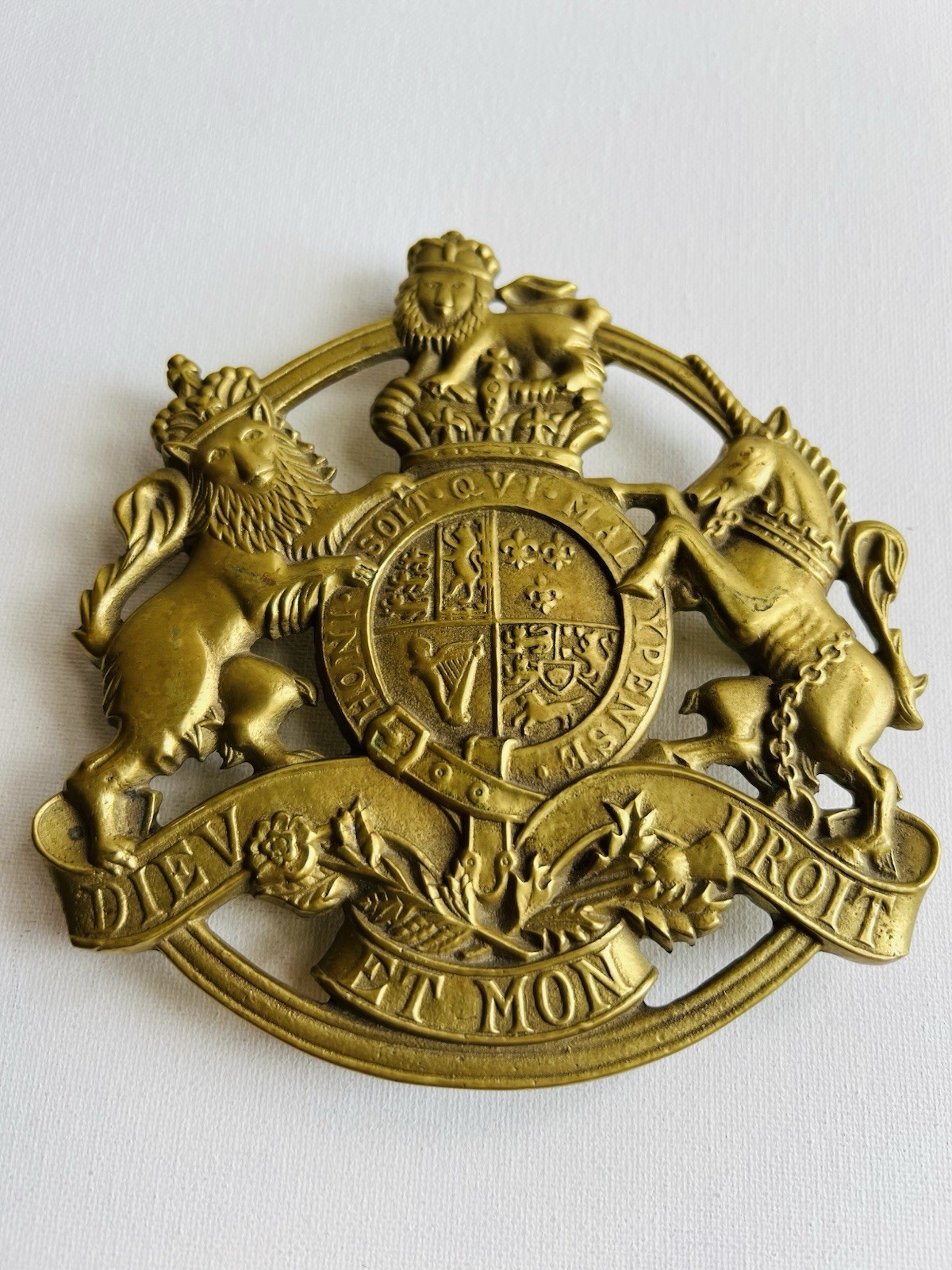 VTG. Va Metal Crafters, Brass King\'s Arms Trivet. C 1953
