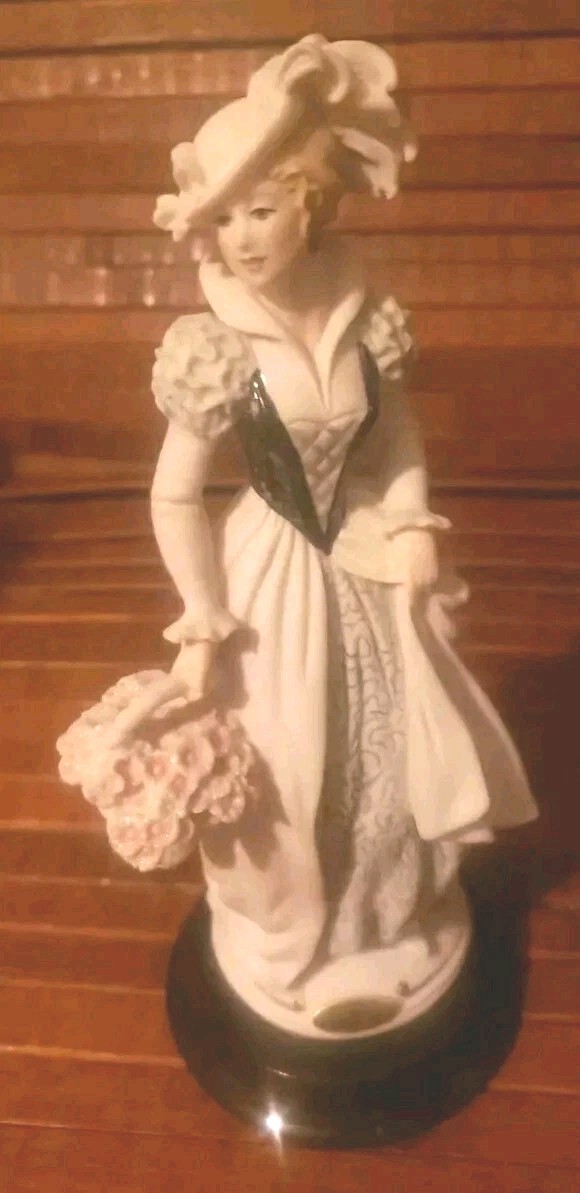The Society Members Figure Original Giuseppe Armani 