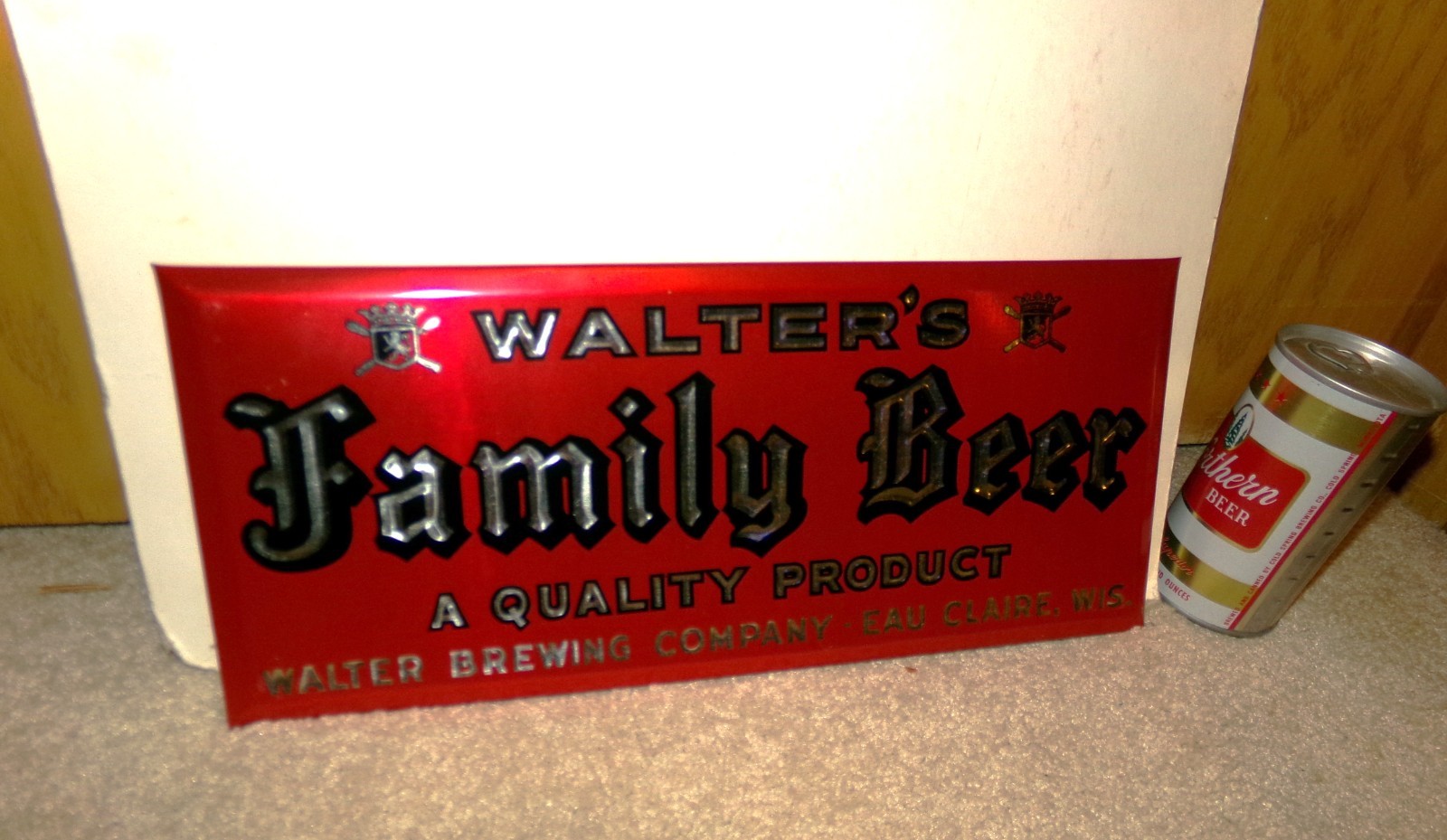 1950's WALTER'S FAMILY  beer TOC sign EAU CLAIRE, WISCONSIN **MINTY**