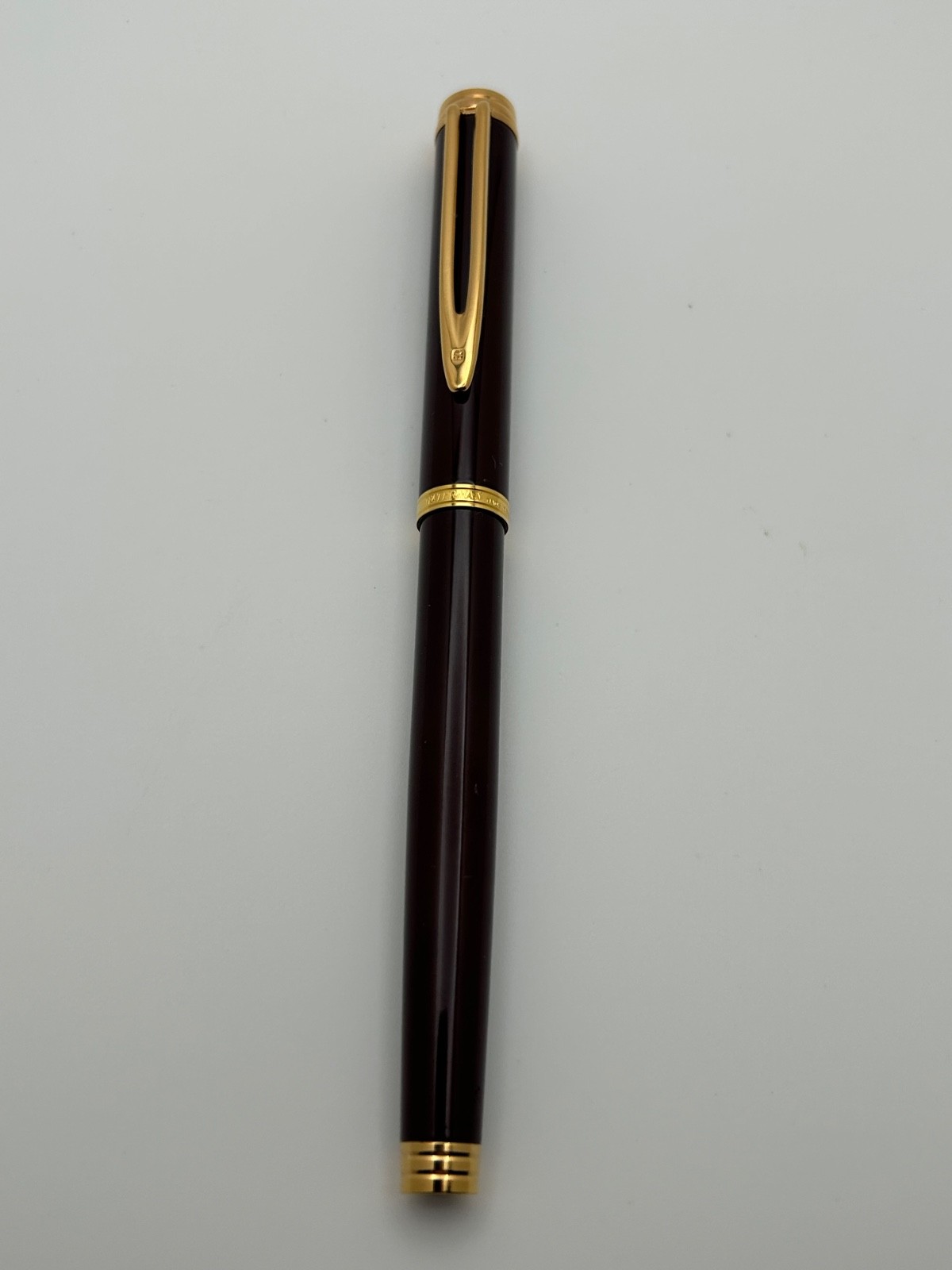 Rare Waterman Gentleman Fountain Pen Burgundy Lacquer - 18 Carat Solid Gold Nib
