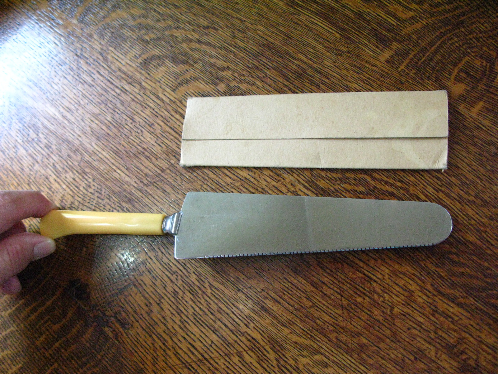 Vintage Kitchen Utensil Cake Pie Server Stainless Blade Cream Celluloid Handle