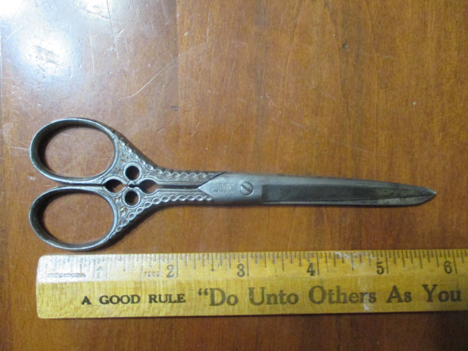 Vintage-antique W.M. Morley & sons sewing scissors - Germany-decorative handles