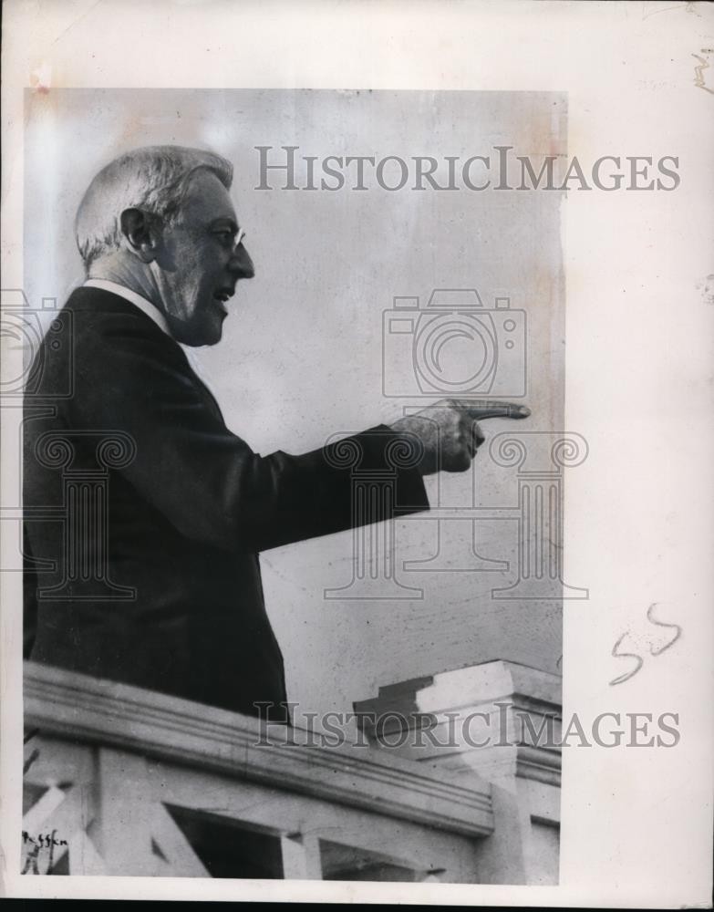 1952 Press Photo President Woodrow Wilson Pointing His Finger - nee88532