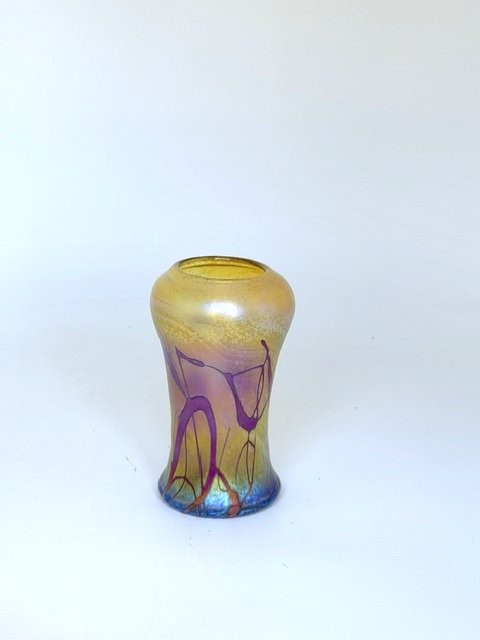 Gold  Luster Vase With Red Threading Design. Blown Glass by Saul Alcaraz