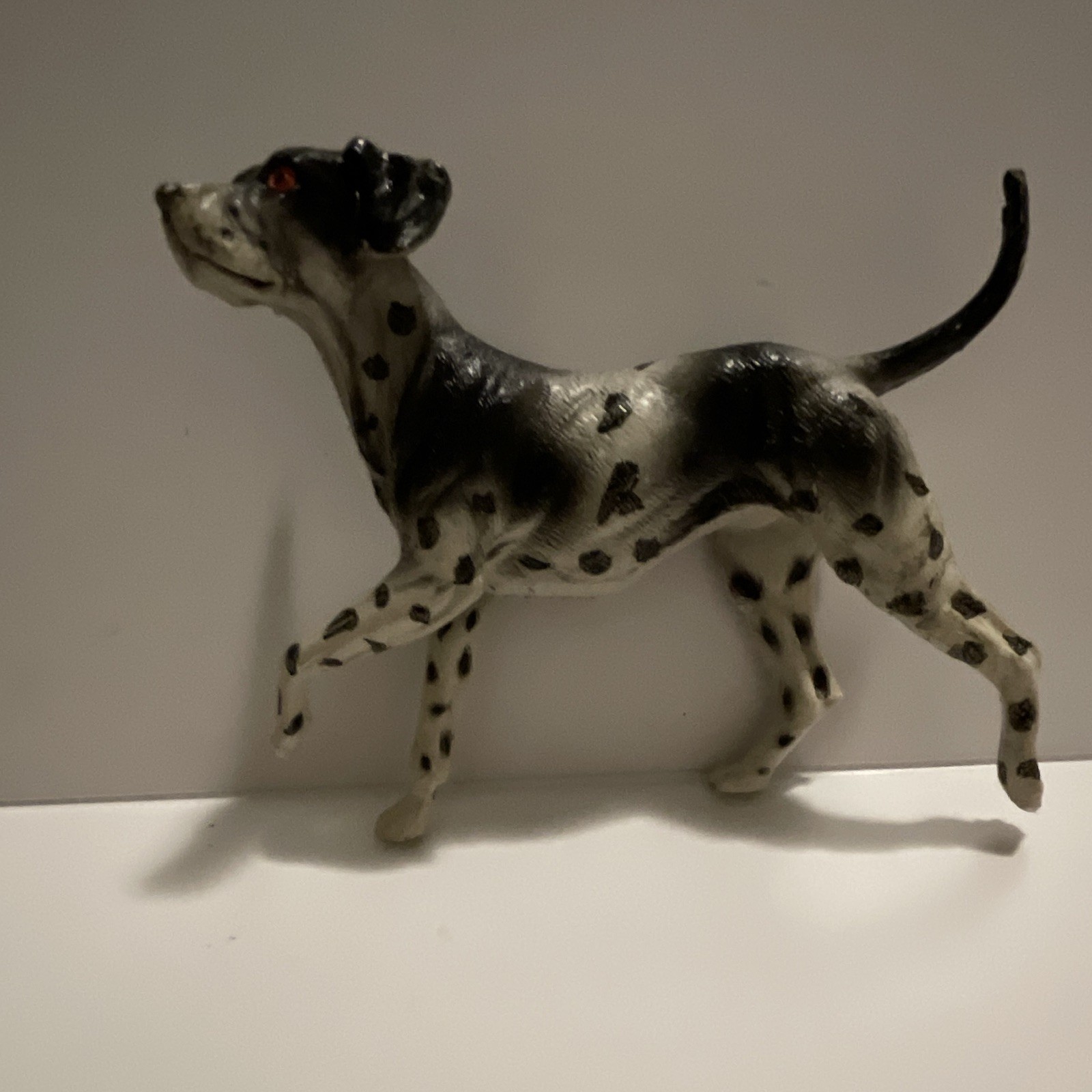 Vintage English Pointer Dog Figurine Collectible
