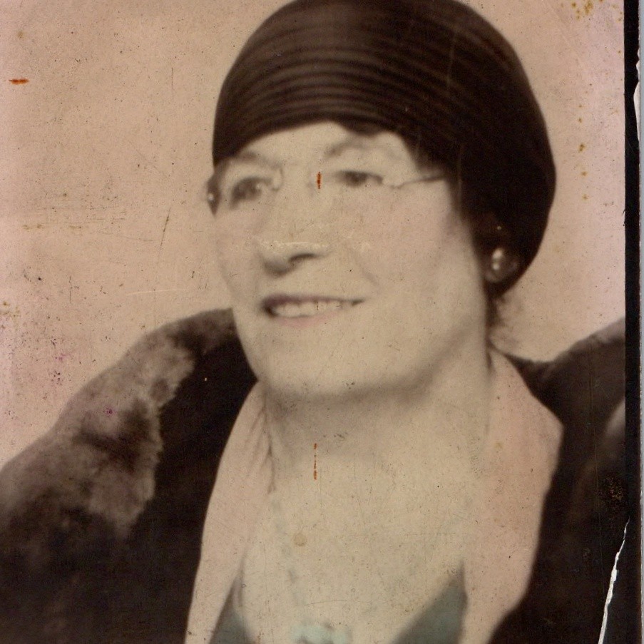 ID\'d c1920s Brookline Sarah Shenkel Cloche Hat Fur Coat Snapshot Photo Flapper