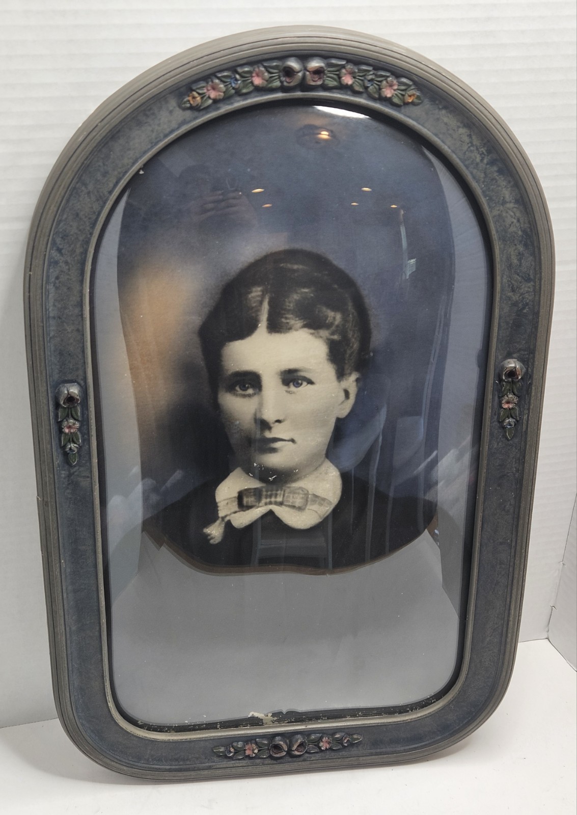 Antique Victorian Oval Engraved Flower Wood Frame Convex Bubble Glass Portrait