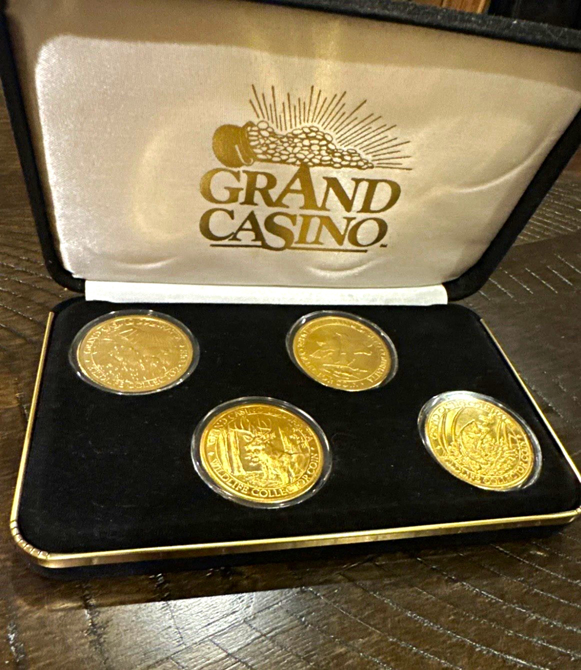 Grand Casino Coushatta Casino Wildlife Collector Coin Medallion Set w/ Case