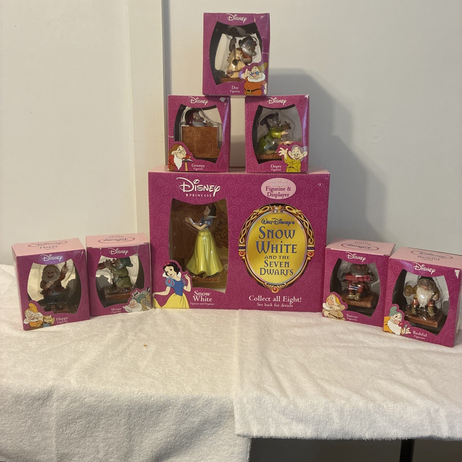 Disney Snow White 7 Dwarfs Complete Figurine Display Set 2002 CVS Boxed NIB RARE Disney Snow White 7 Dwarfs Complete Figurine Display Set 2002 CVS Boxed NIB RARE