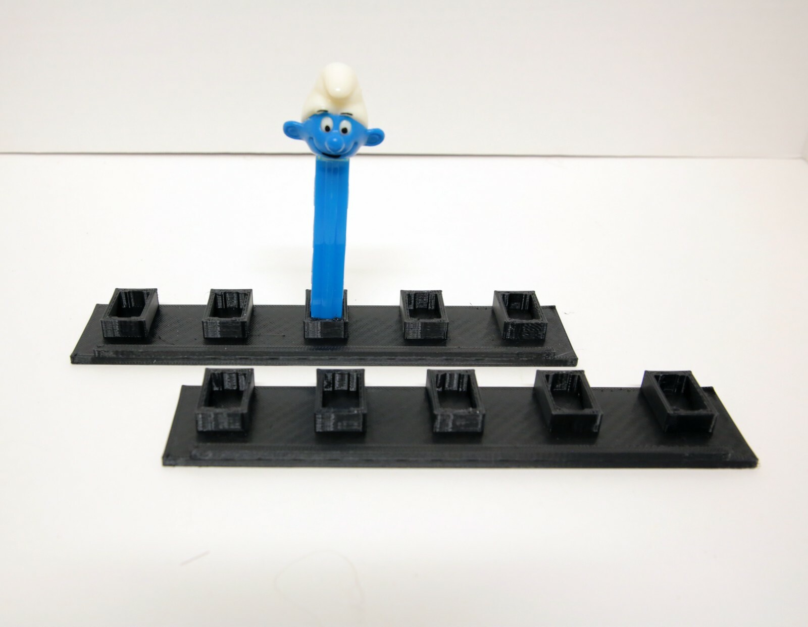 PEZ VINTAGE NO FEET DISPLAY STAND PACK OF 2 PEZ VINTAGE NO FEET DISPLAY STAND PACK OF 2