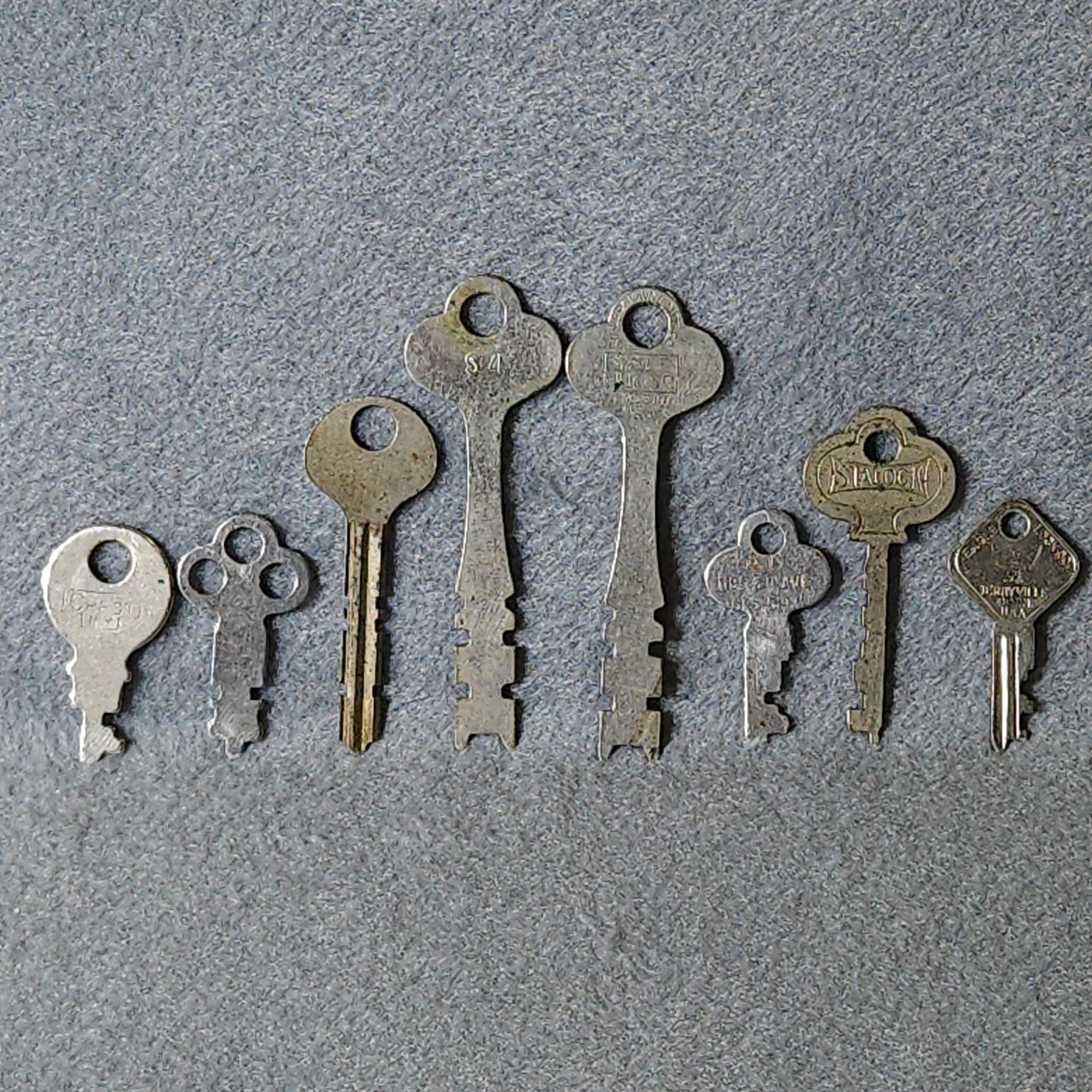 Vintage Antique Key Lot Collection Yale Junior Eagle Lock Stalock Crest Skeleton Vintage Antique Key Lot Collection Yale Junior Eagle Lock Stalock Crest Skeleton