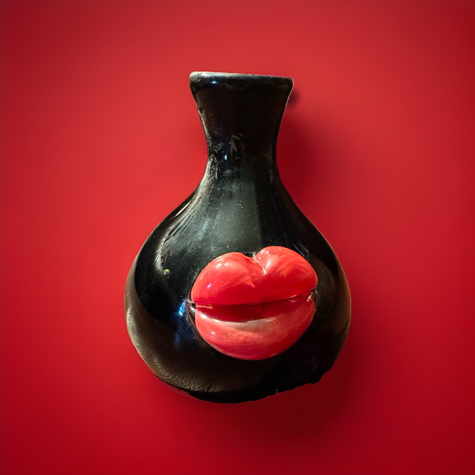 Retro Vintage Red Lips Vase 5in Tall Unique And Funky Retro Vintage Red Lips Vase 5in Tall Unique And Funky