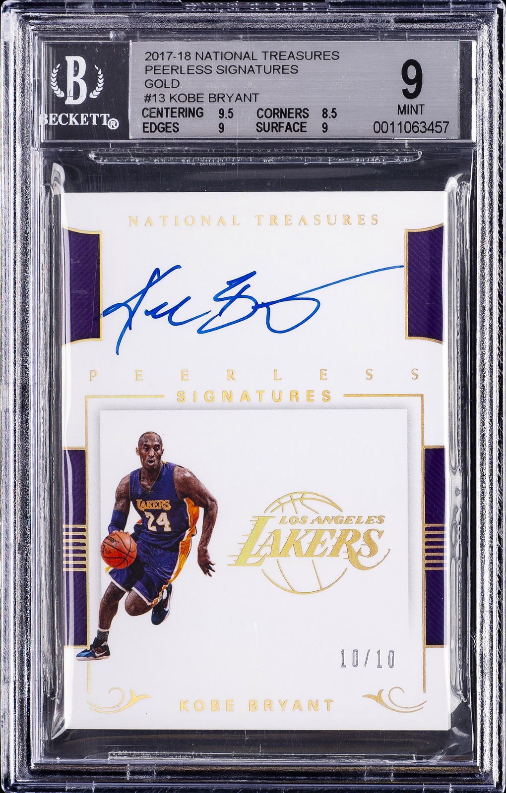 2017-18 NATIONAL TREASURES PEERLESS SIGNATURES - GOLD #13 KOBE BRYANT BGS 9