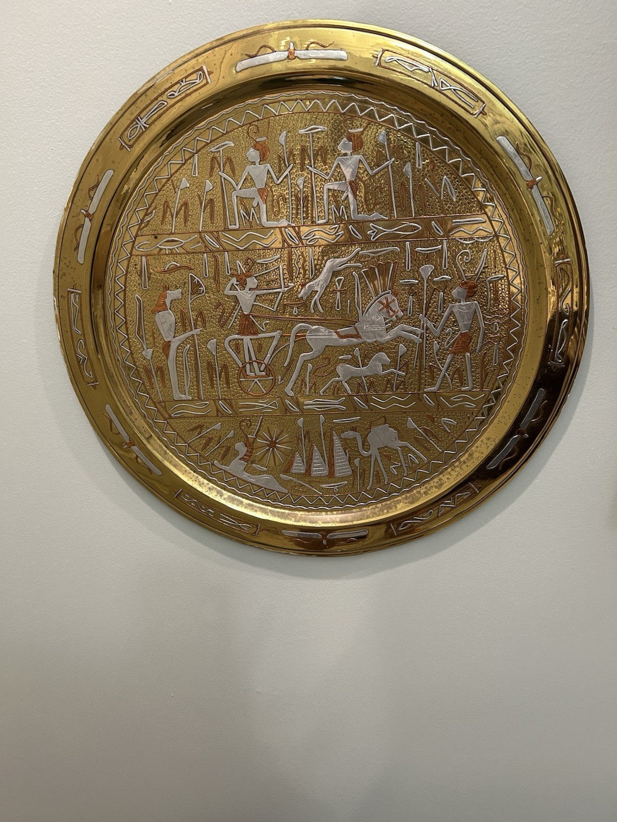 Vintage Round Brass Inlaid with Copper and Silver Wall Hanging Tray, Large 20\