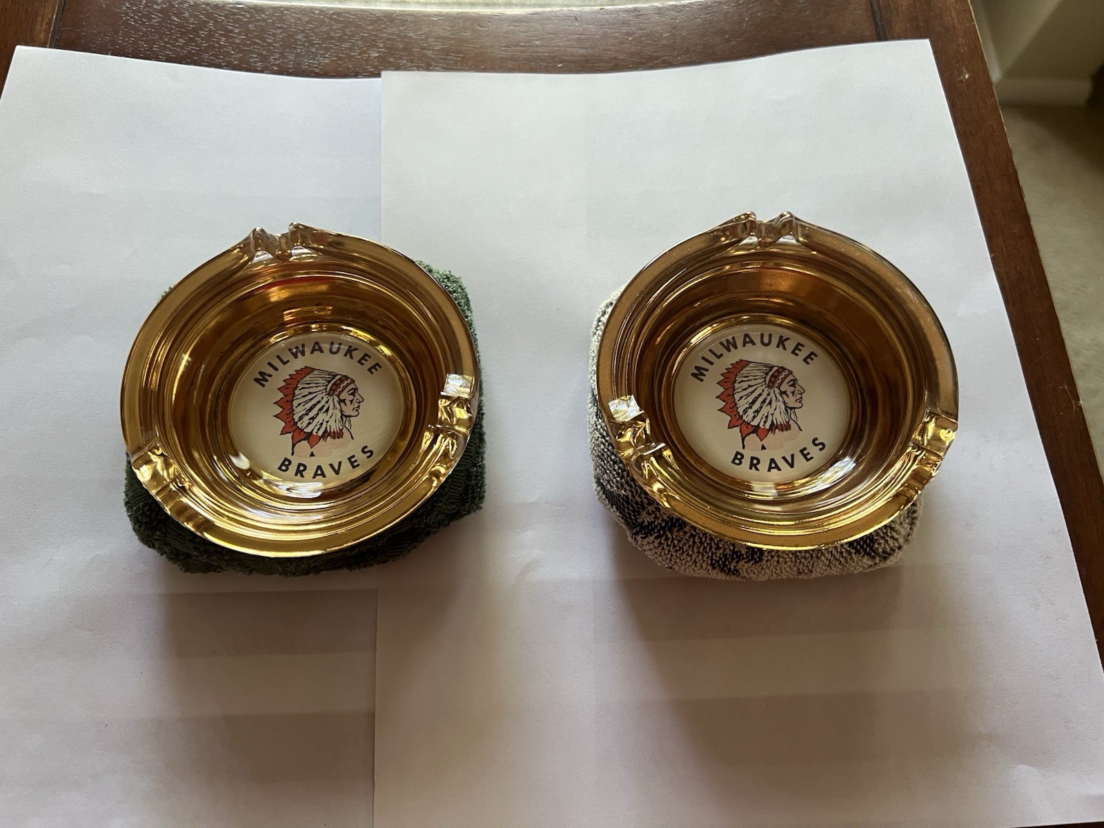 2 Vintage Milwaukee Braves Ashtrays W/Bean Bag Bases (green and white/gray) Rare