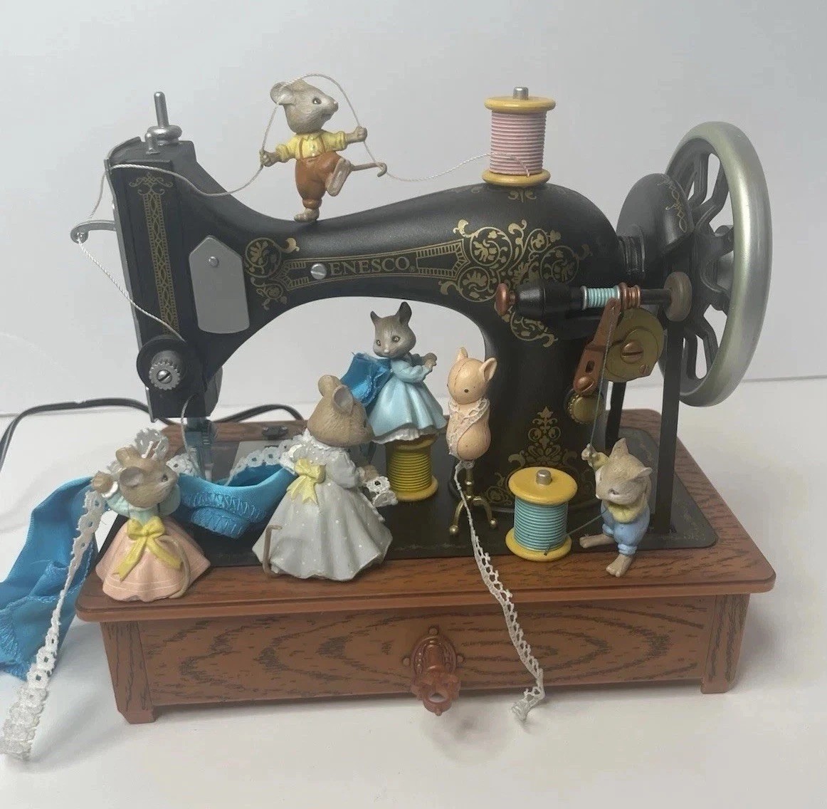 Enesco 1989 Music Box Sew Petite My Favorite Things Mice Sewing Machine W Box
